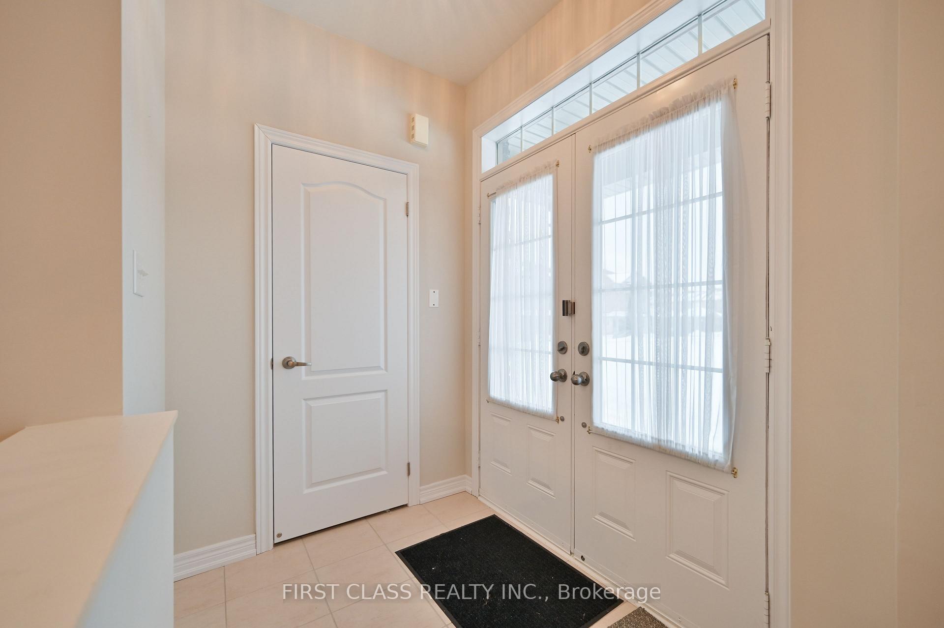 Photo 5 of 8 Elphee Lane, Markham, Cornell — HOMEH