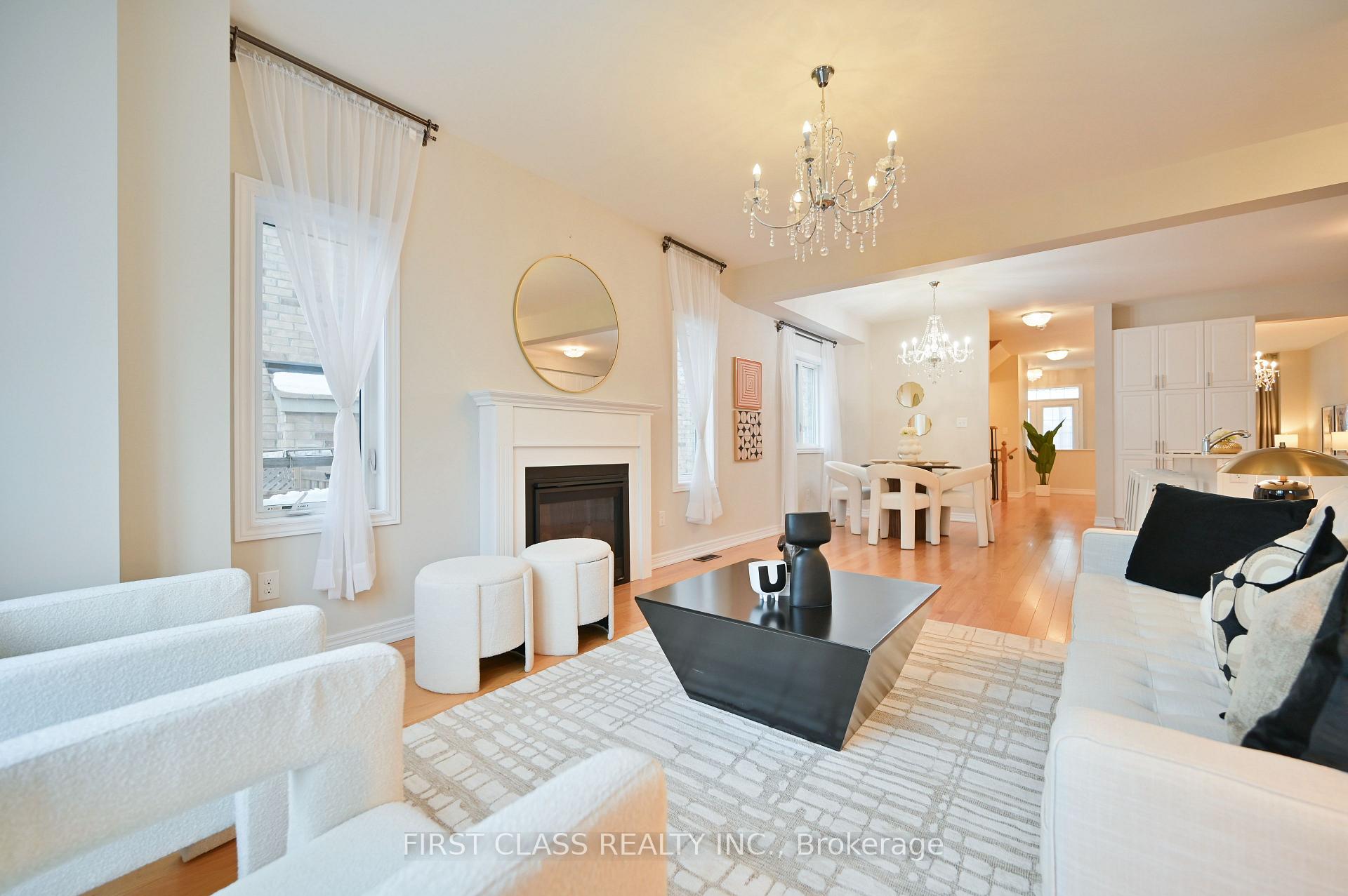 Photo 20 of 8 Elphee Lane, Markham, Cornell — HOMEH