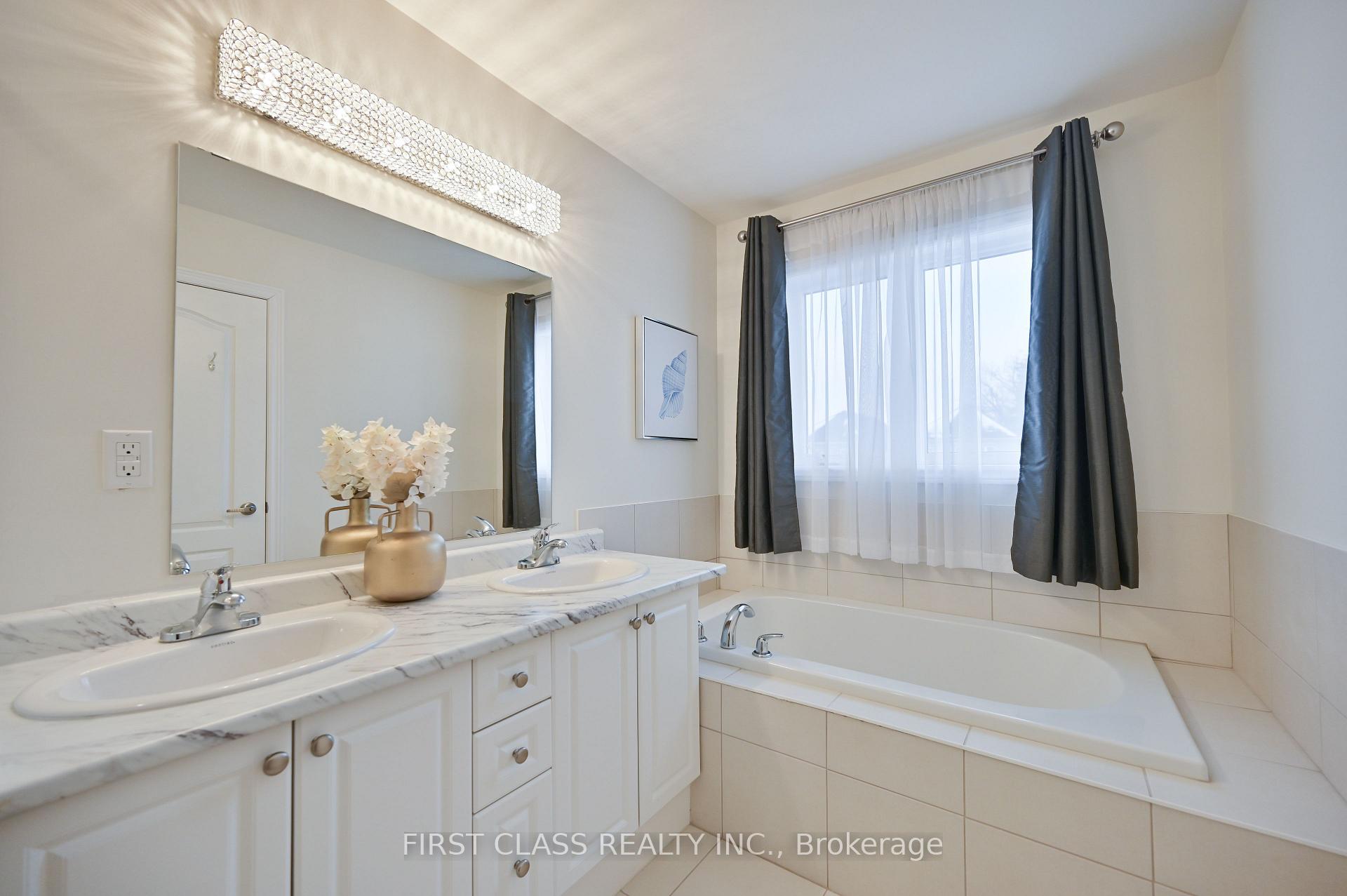Photo 48 of 8 Elphee Lane, Markham, Cornell — HOMEH