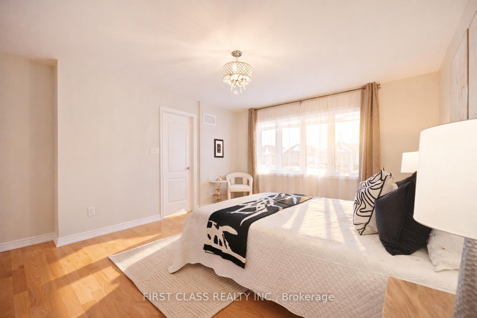Photo 26 of 8 Elphee Lane, Markham, Cornell — HOMEH