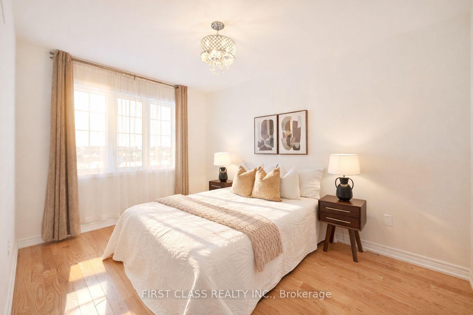 Photo 29 of 8 Elphee Lane, Markham, Cornell — HOMEH