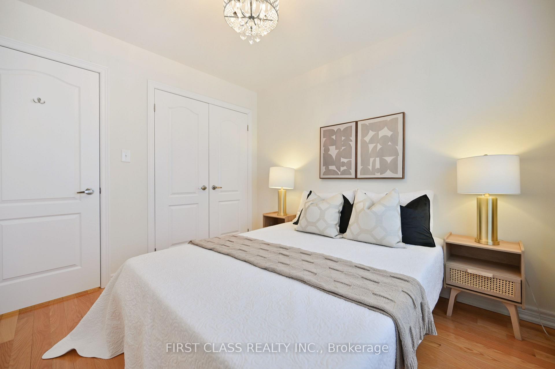 Photo 33 of 8 Elphee Lane, Markham, Cornell — HOMEH