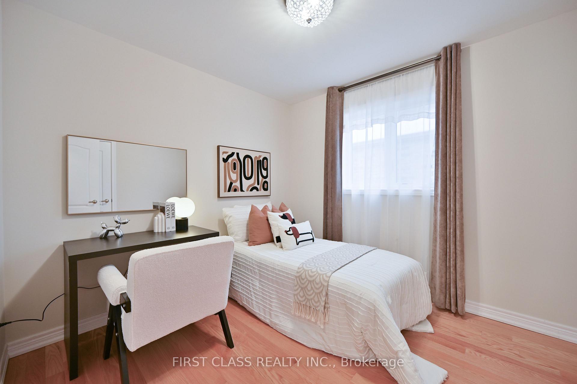 Photo 34 of 8 Elphee Lane, Markham, Cornell — HOMEH
