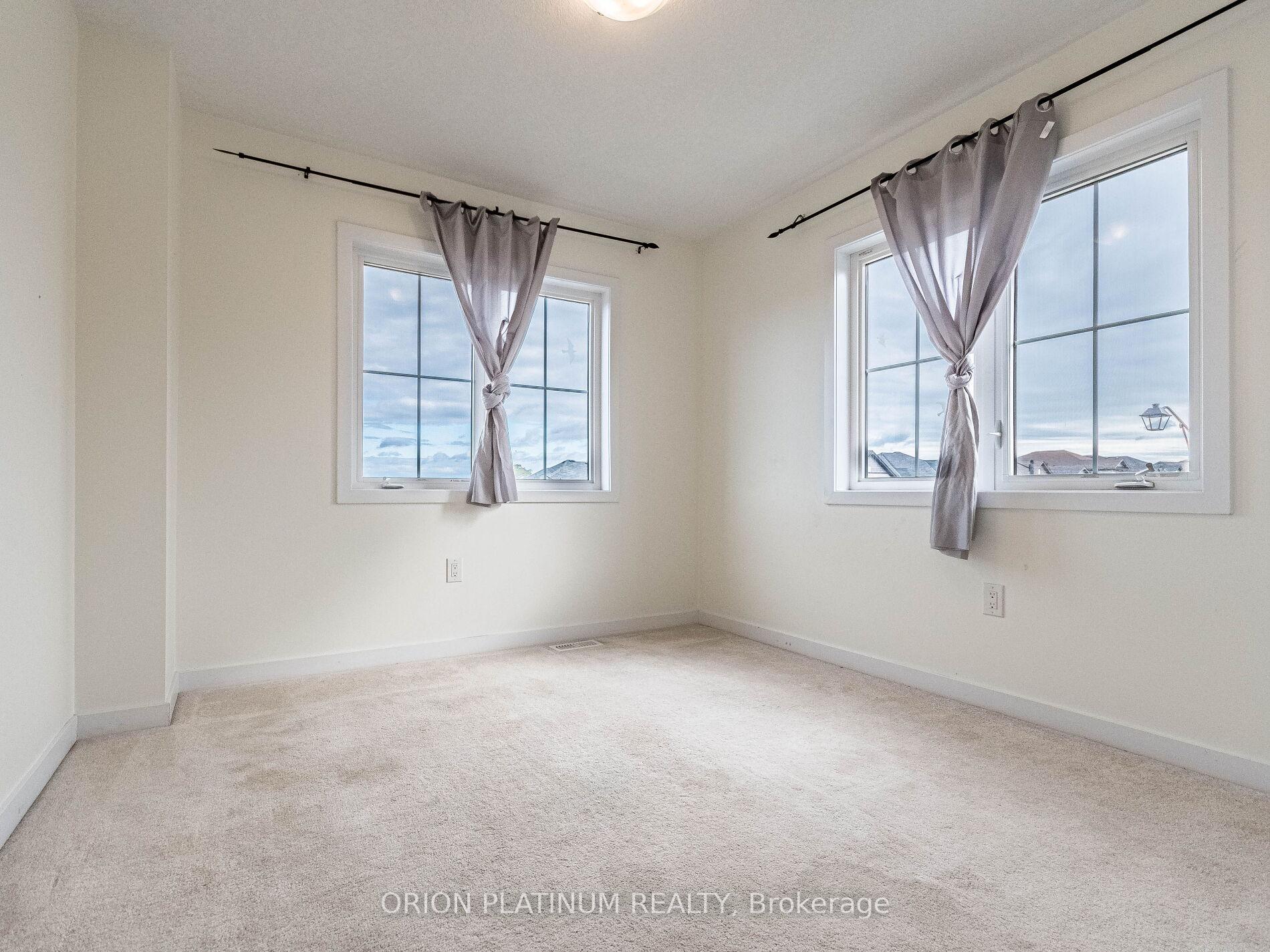 Photo 6 of 135 Pagebrook Crescent, Hamilton, Stoney Creek Mountain — HOMEH