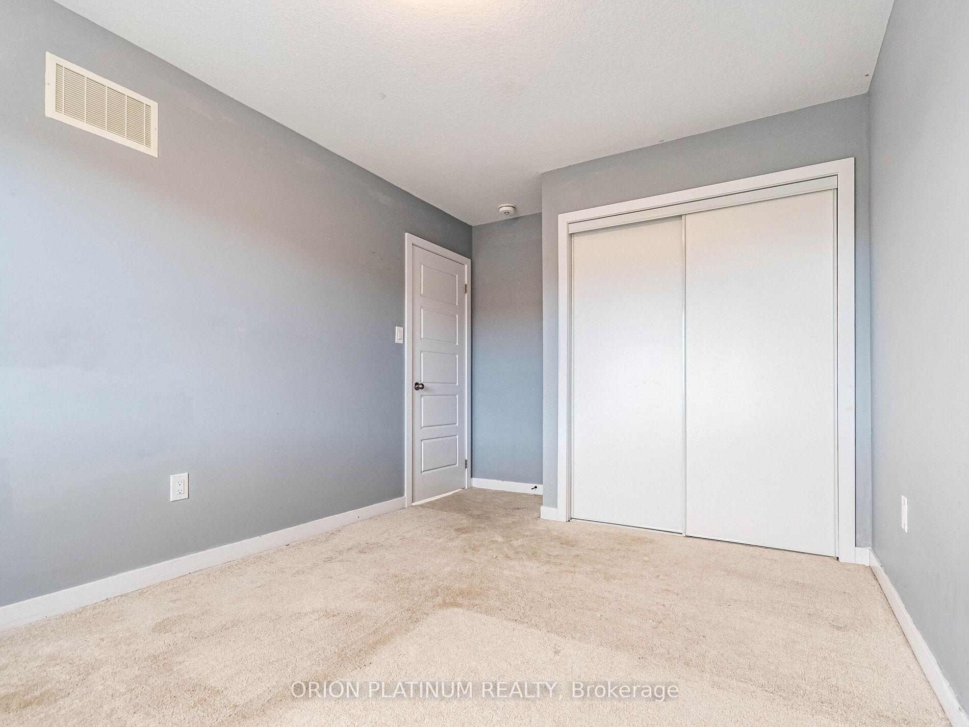 Photo 10 of 135 Pagebrook Crescent, Hamilton, Stoney Creek Mountain — HOMEH