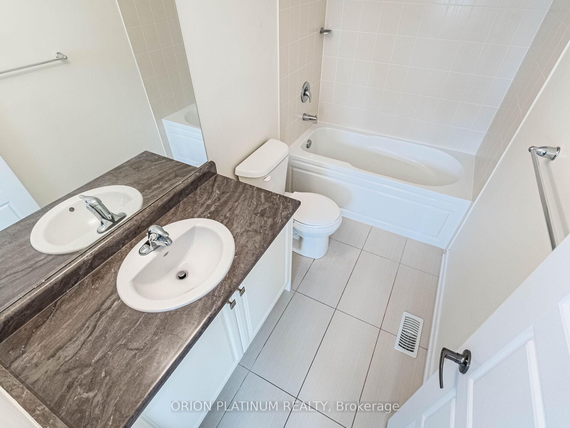 Photo 13 of 135 Pagebrook Crescent, Hamilton, Stoney Creek Mountain — HOMEH