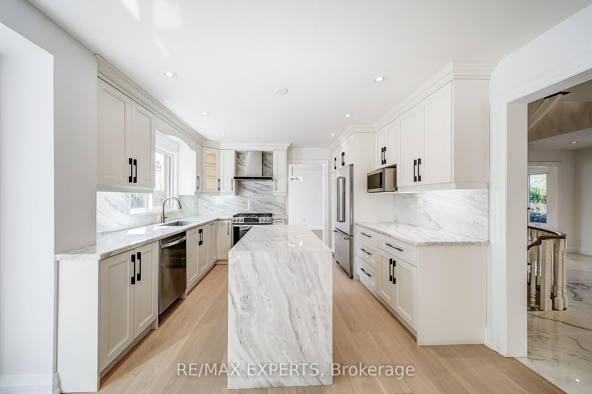 Photo 5 of Unit Upper & Main Levels, 85 Villa Park Drive, Vaughan, East Woodbridge — HOMEH