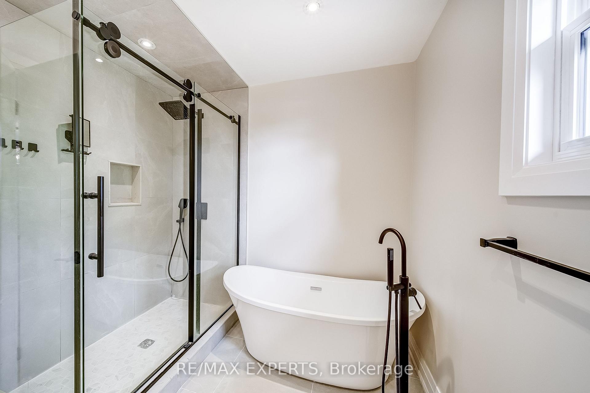 Photo 17 of Unit Upper & Main Levels, 85 Villa Park Drive, Vaughan, East Woodbridge — HOMEH