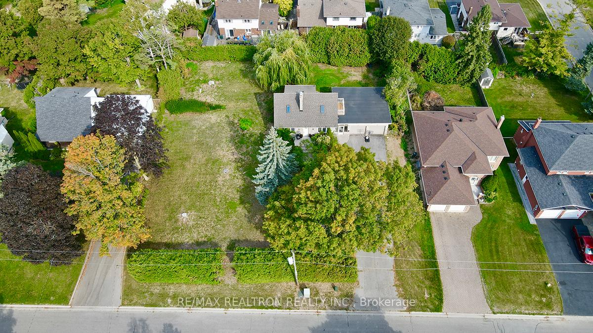Photo 2 of 900&904 Parklane Avenue, Oshawa, Eastdale — HOMEH
