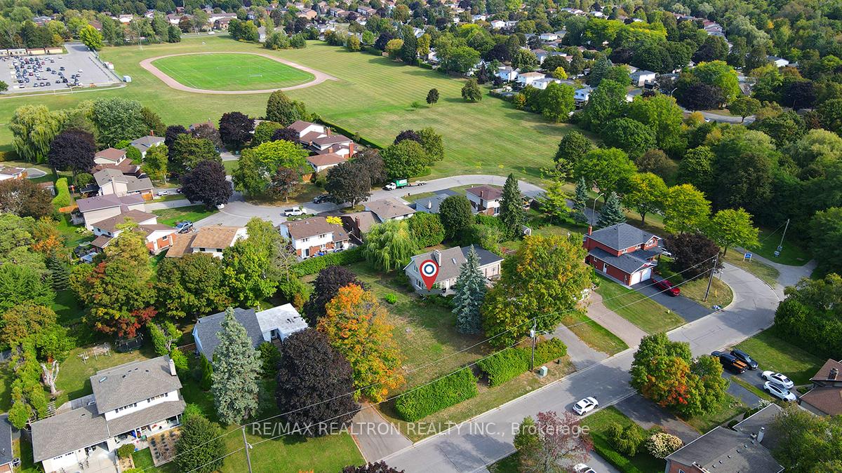 Photo 4 of 900&904 Parklane Avenue, Oshawa, Eastdale — HOMEH