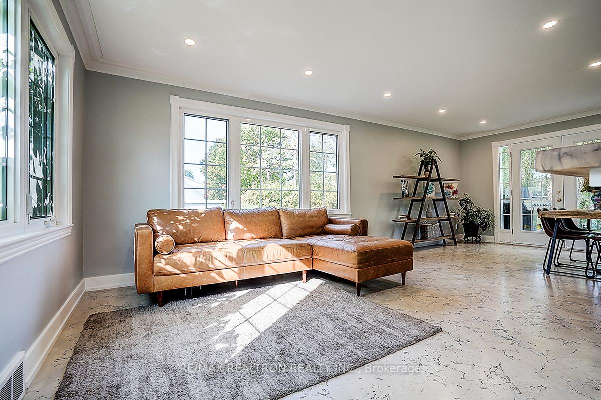 Photo 10 of 900&904 Parklane Avenue, Oshawa, Eastdale — HOMEH