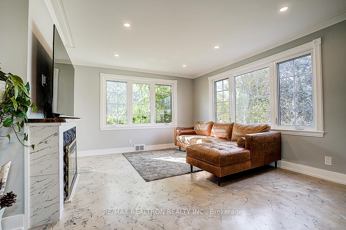 Photo 13 of 900&904 Parklane Avenue, Oshawa, Eastdale — HOMEH