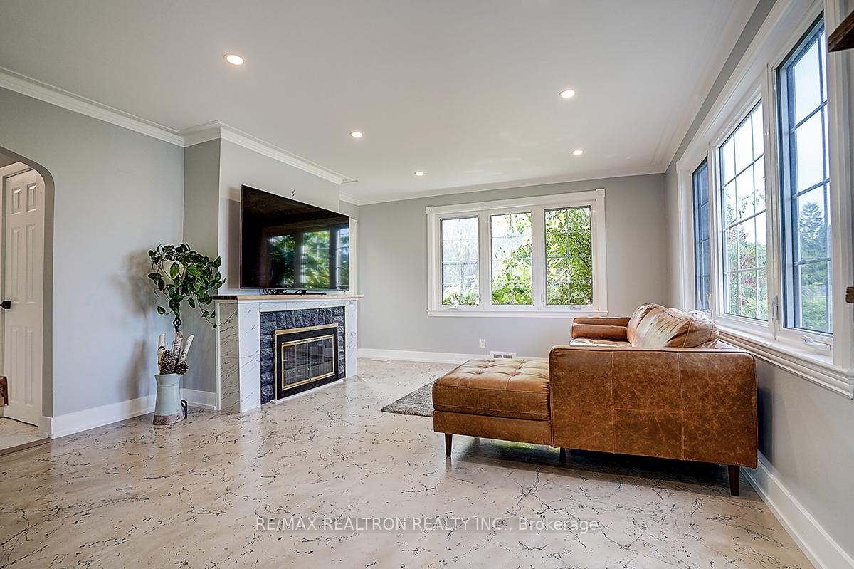 Photo 15 of 900&904 Parklane Avenue, Oshawa, Eastdale — HOMEH