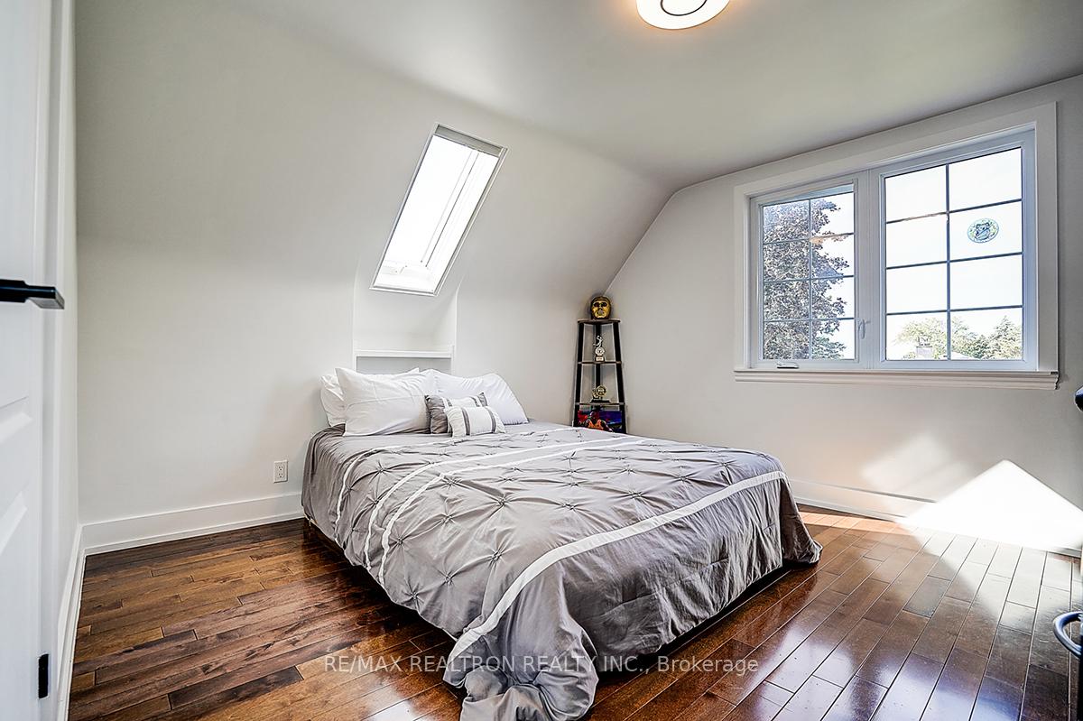 Photo 35 of 900&904 Parklane Avenue, Oshawa, Eastdale — HOMEH