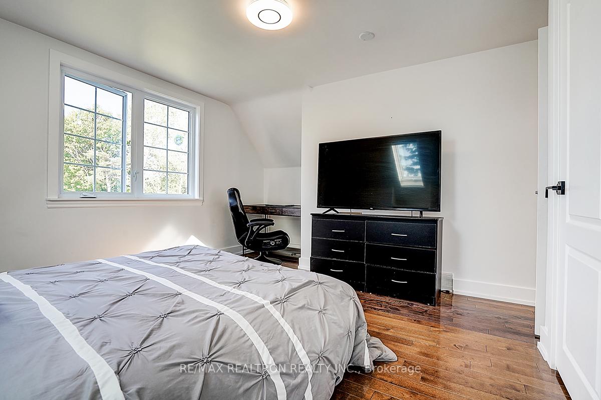 Photo 36 of 900&904 Parklane Avenue, Oshawa, Eastdale — HOMEH