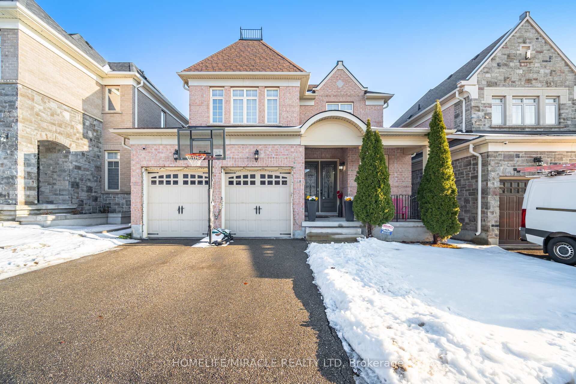 Front of 162 Coastline Drive