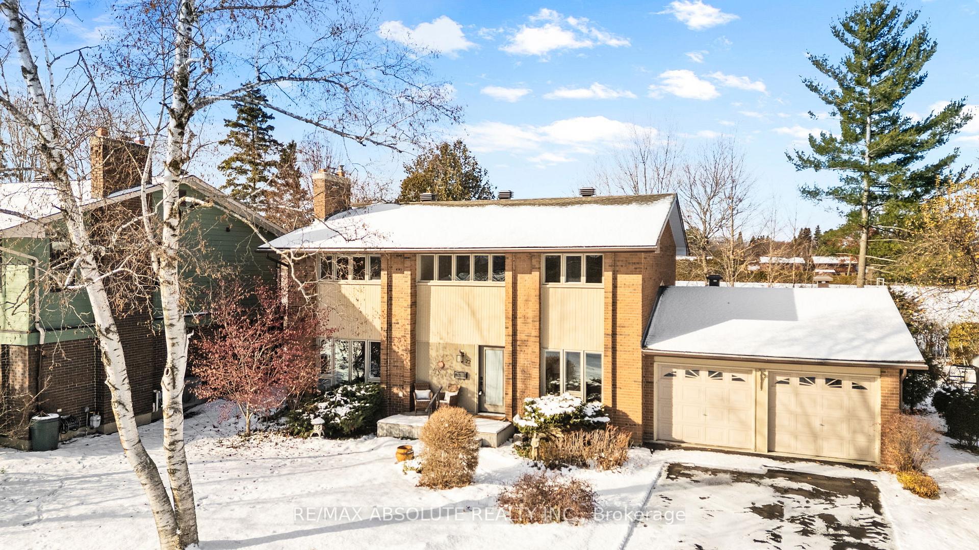 Photo 2 of 22 Banting Crescent, Ottawa, Kanata - Beaverbrook — HOMEH