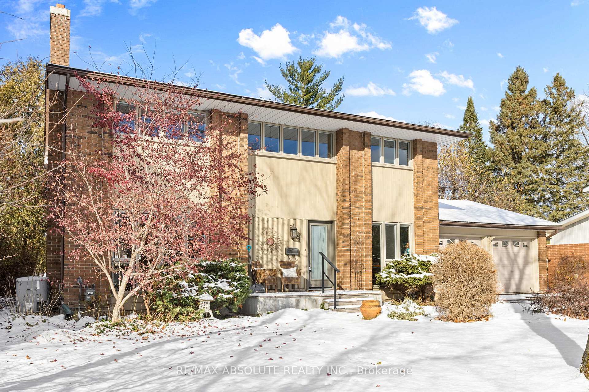 Photo 3 of 22 Banting Crescent, Ottawa, Kanata - Beaverbrook — HOMEH