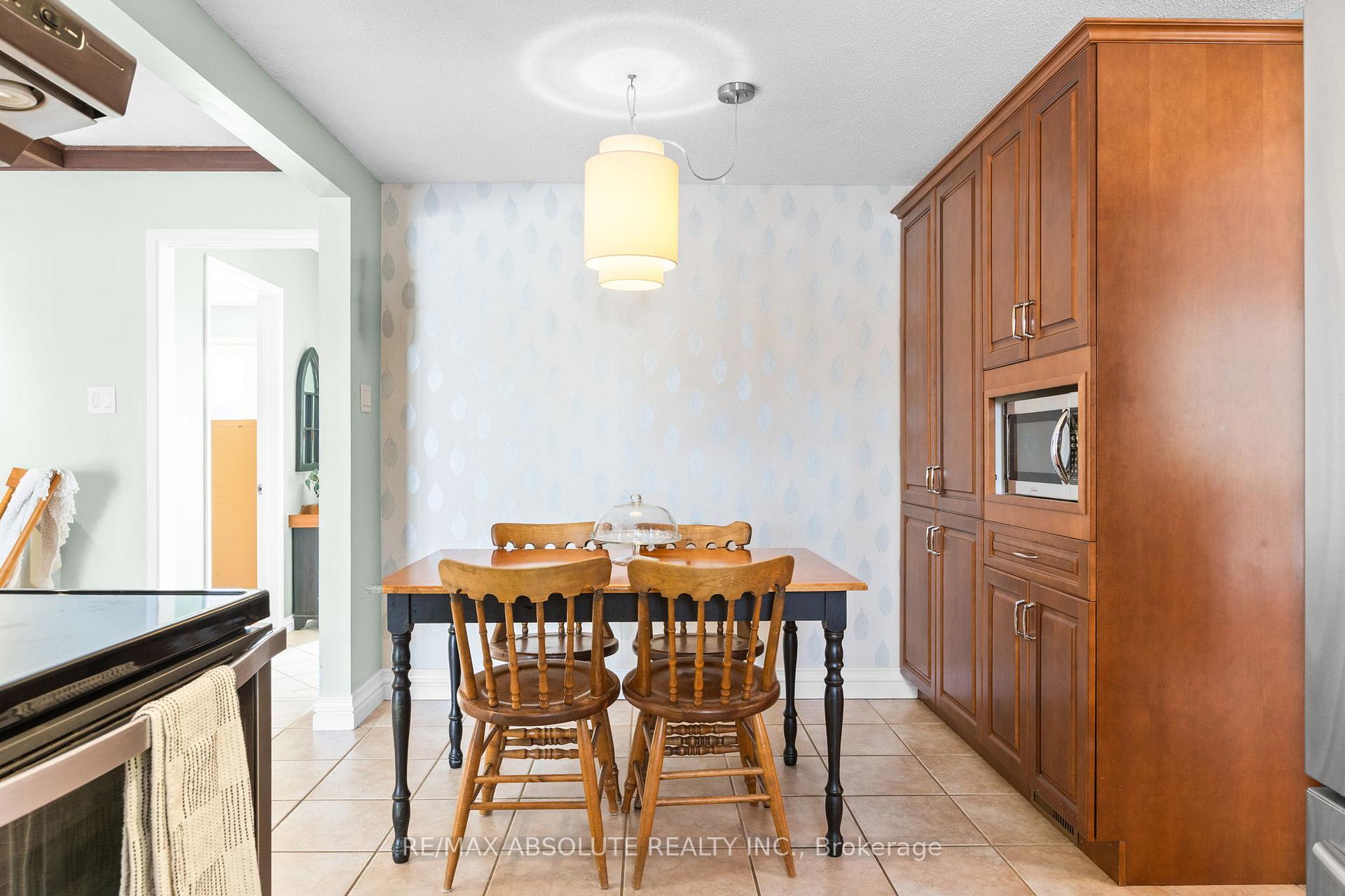 Photo 23 of 22 Banting Crescent, Ottawa, Kanata - Beaverbrook — HOMEH