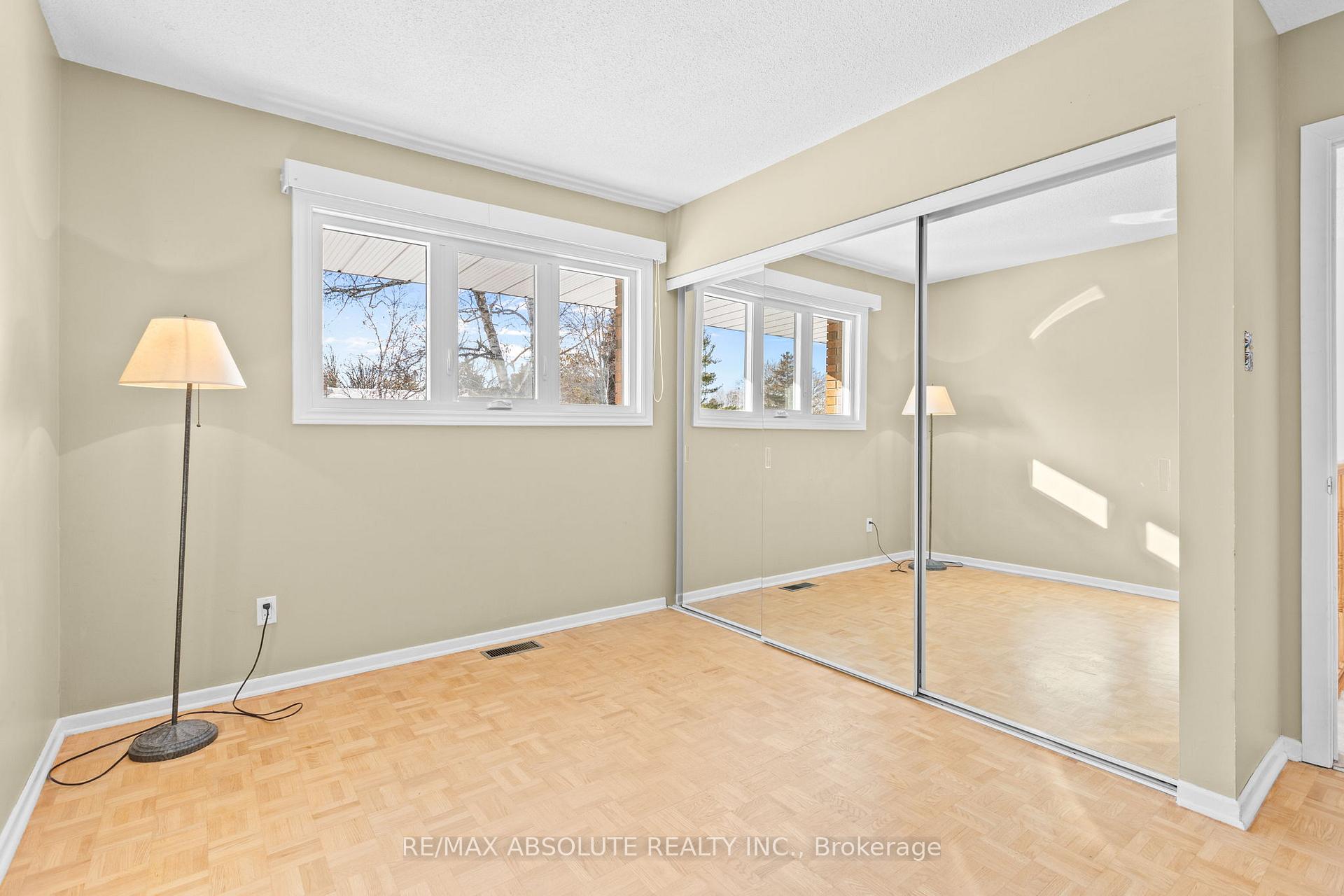 Photo 32 of 22 Banting Crescent, Ottawa, Kanata - Beaverbrook — HOMEH