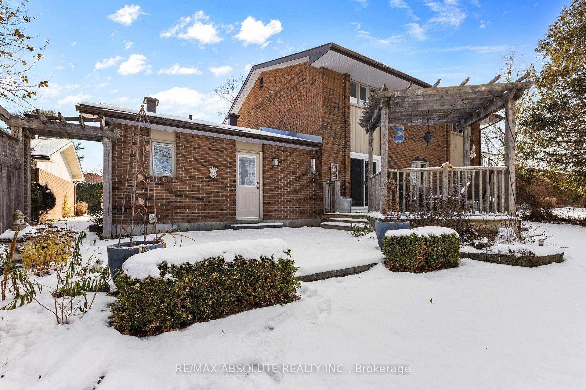 Photo 37 of 22 Banting Crescent, Ottawa, Kanata - Beaverbrook — HOMEH