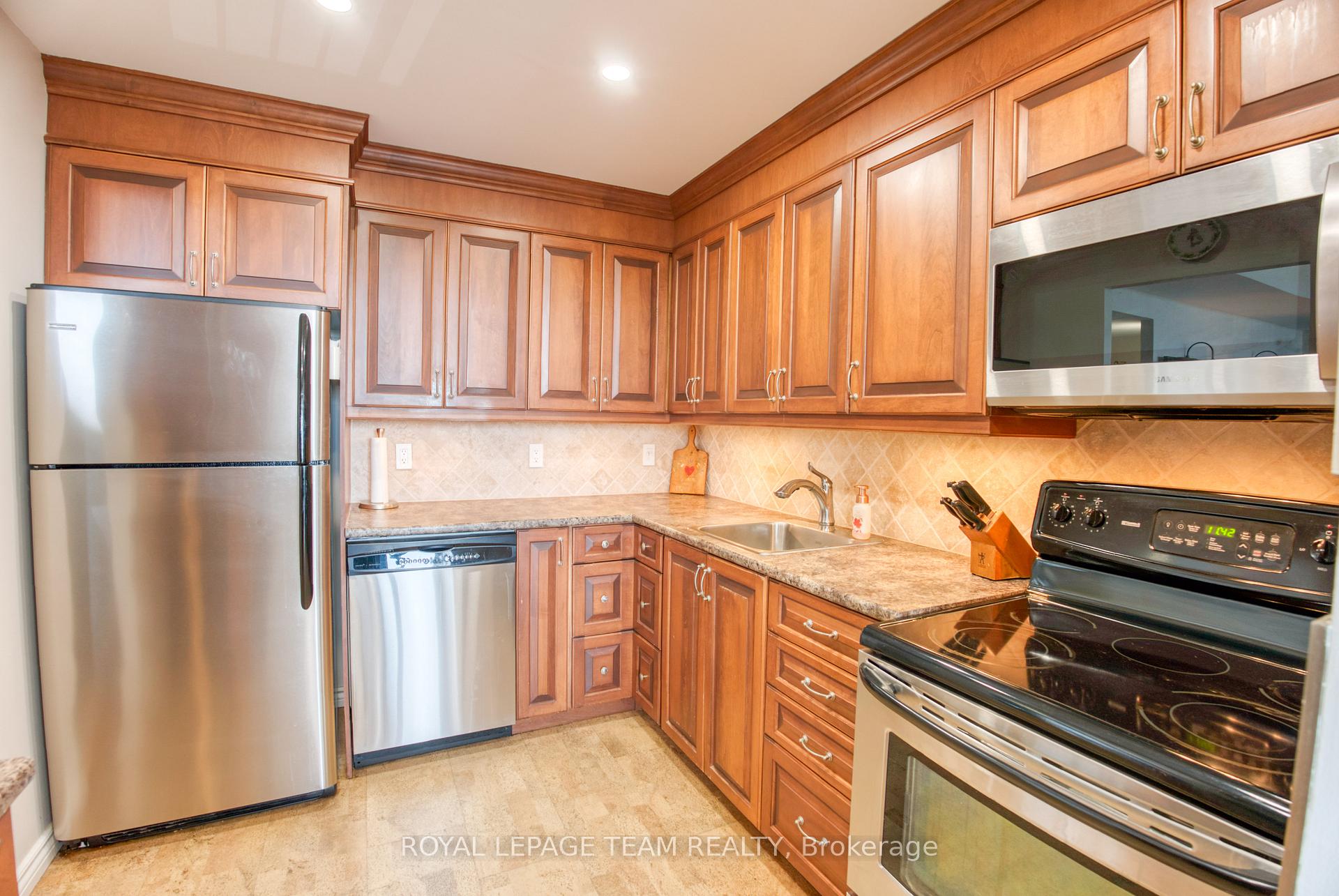 Photo 9 of Unit 2006, 1195 Richmond Road, Ottawa, Woodroffe — HOMEH