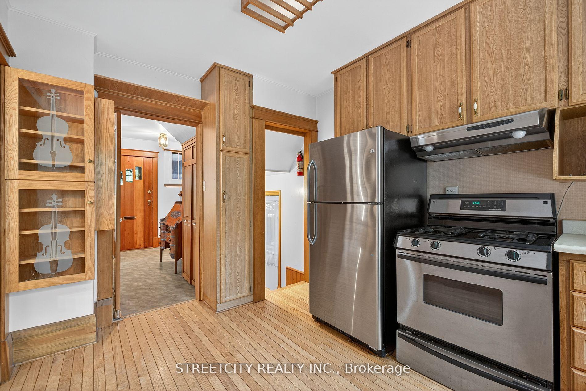 Photo 13 of 947 Maitland Street, London, East B — HOMEH