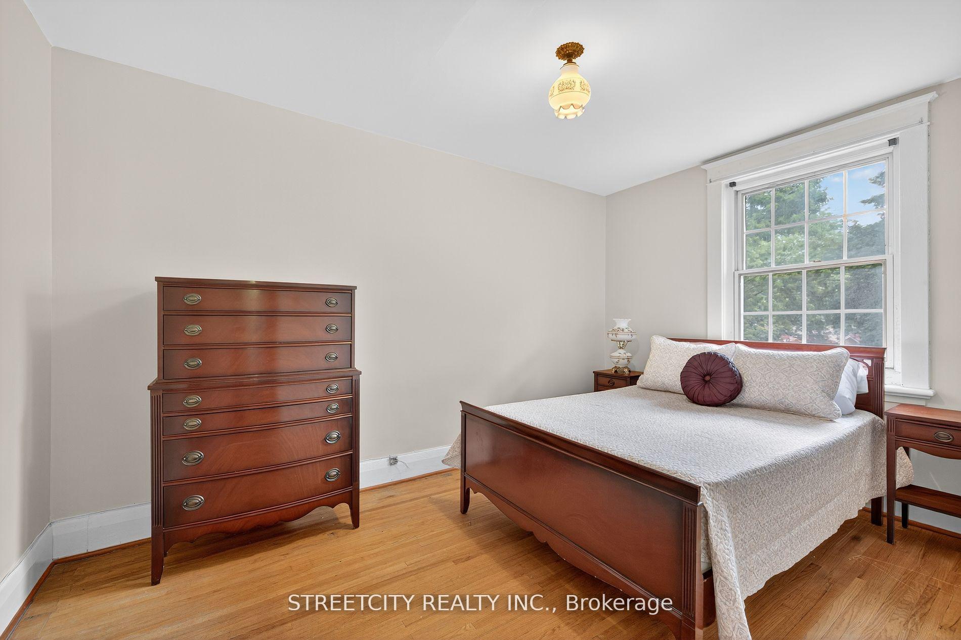 Photo 19 of 947 Maitland Street, London, East B — HOMEH