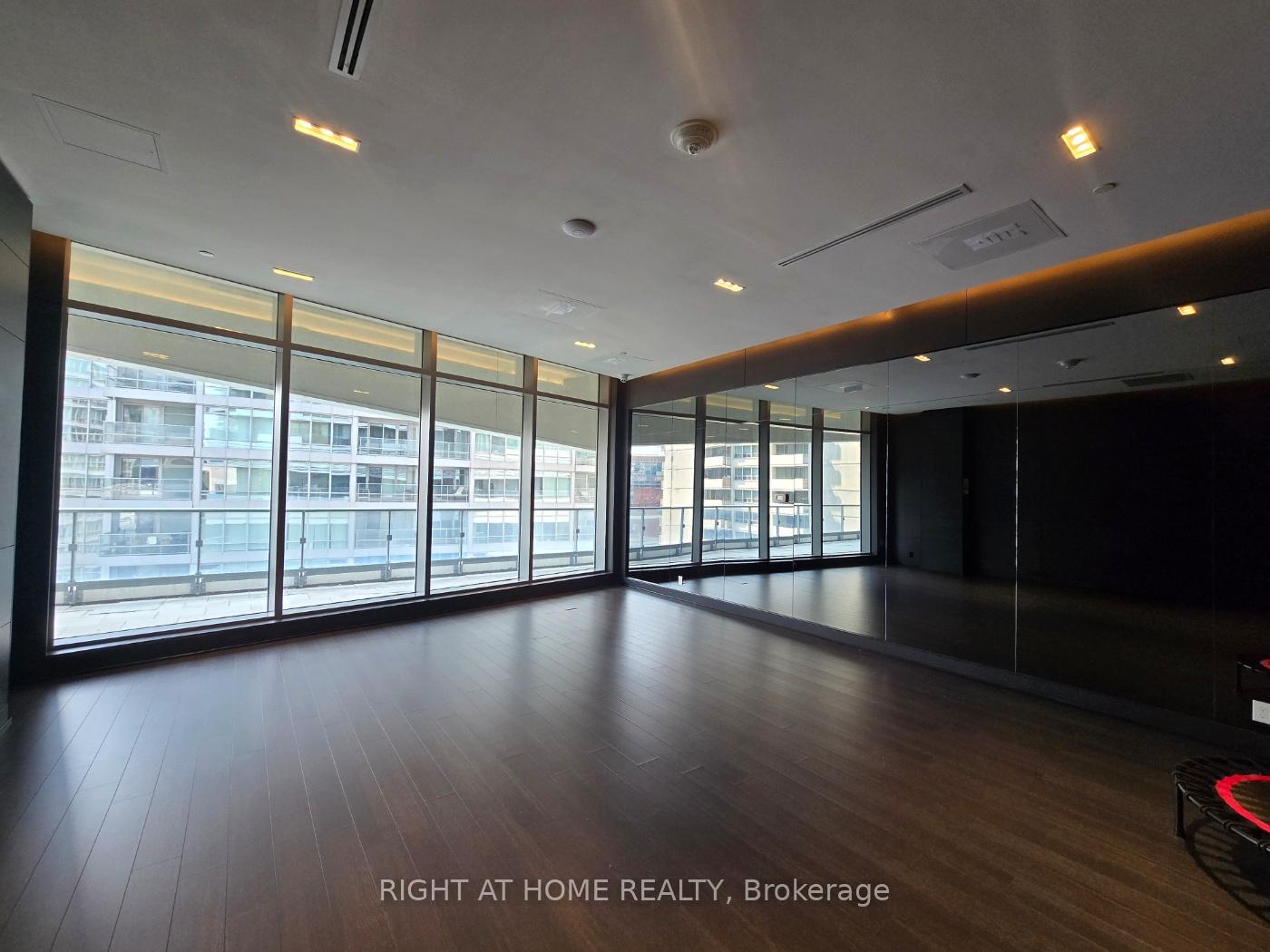 Photo 38 of Unit 902, 2221 Yonge Street, Toronto, Mount Pleasant West — HOMEH