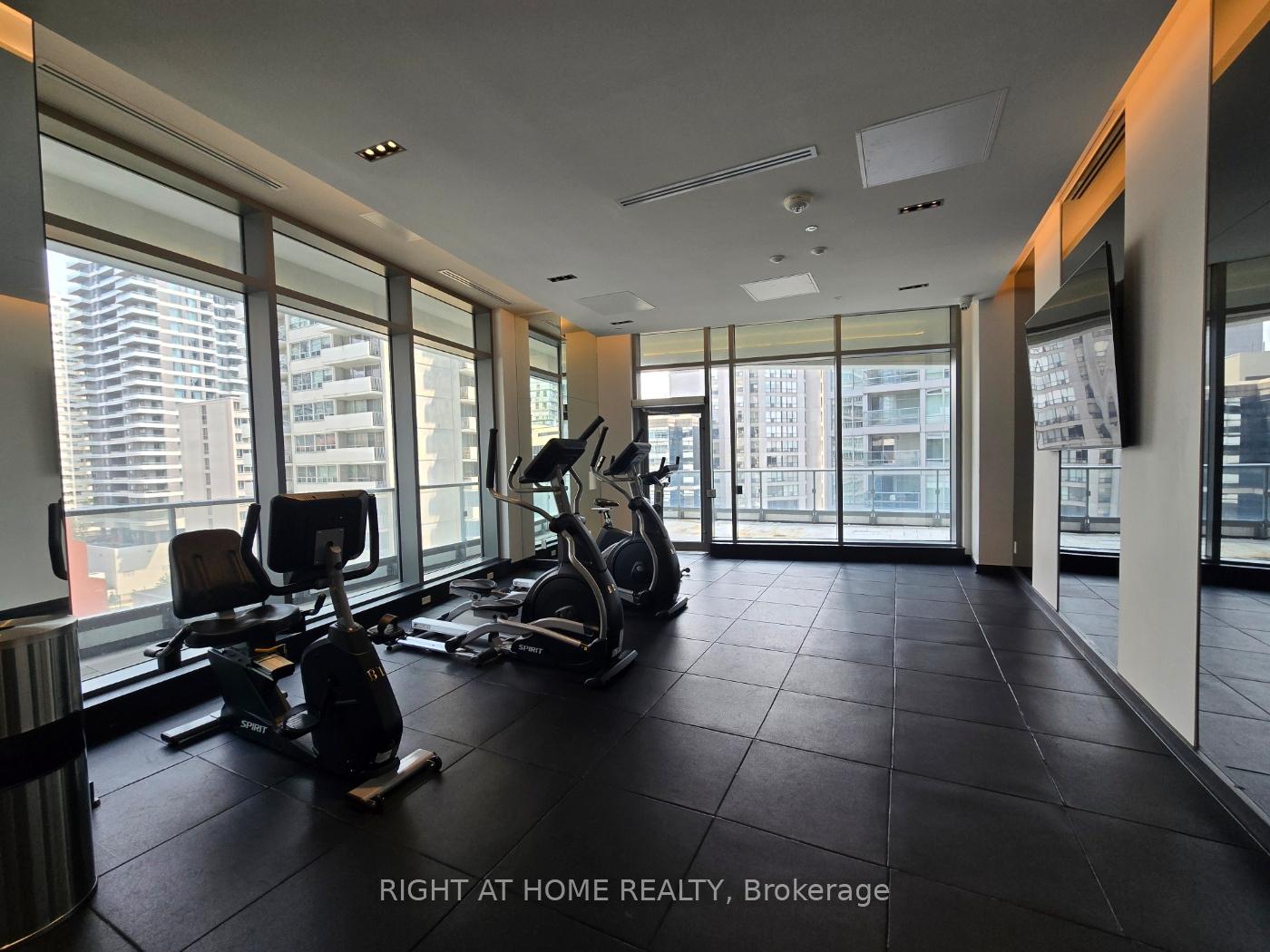 Photo 17 of Unit 902, 2221 Yonge Street, Toronto, Mount Pleasant West — HOMEH