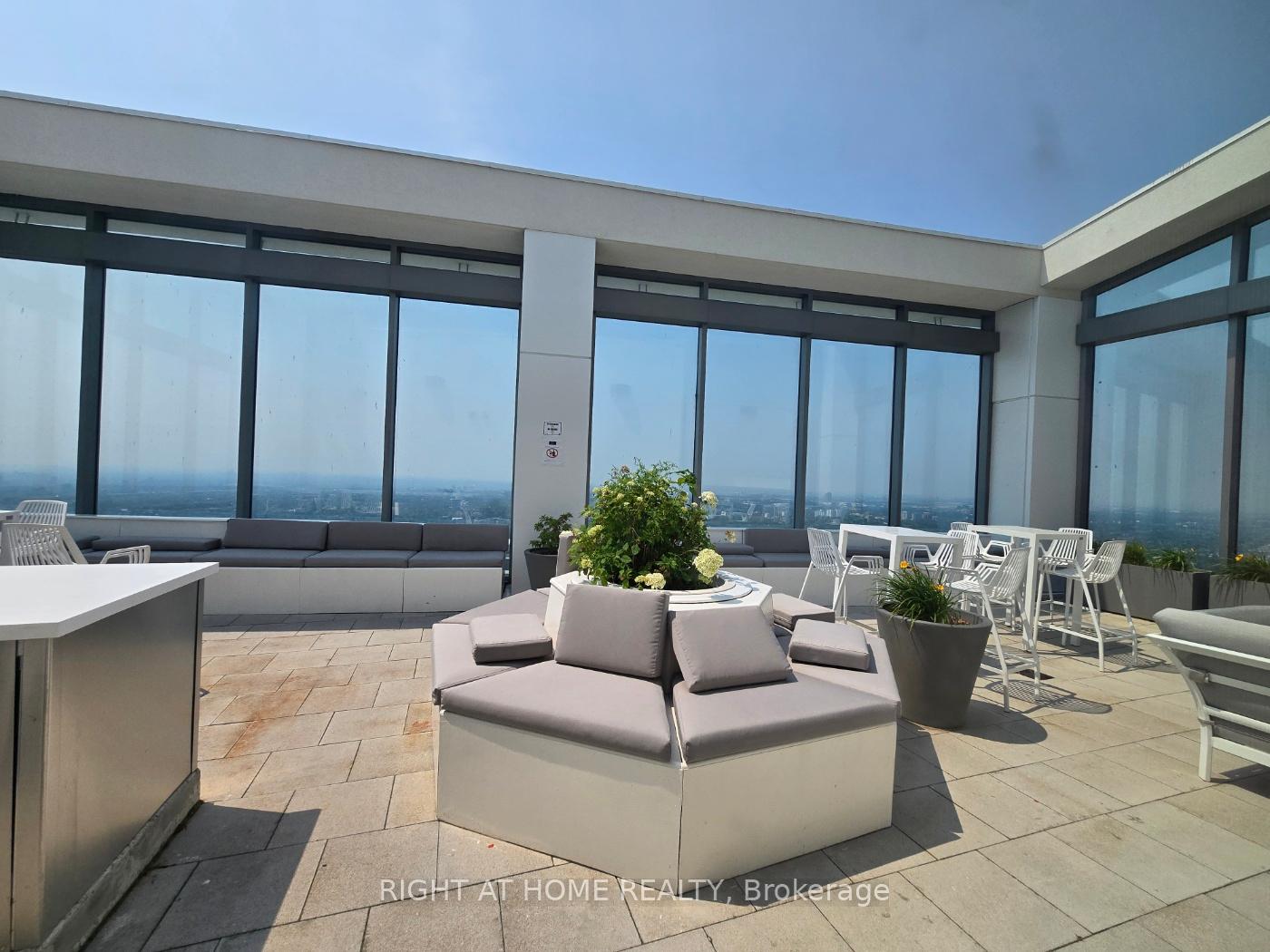 Photo 21 of Unit 902, 2221 Yonge Street, Toronto, Mount Pleasant West — HOMEH