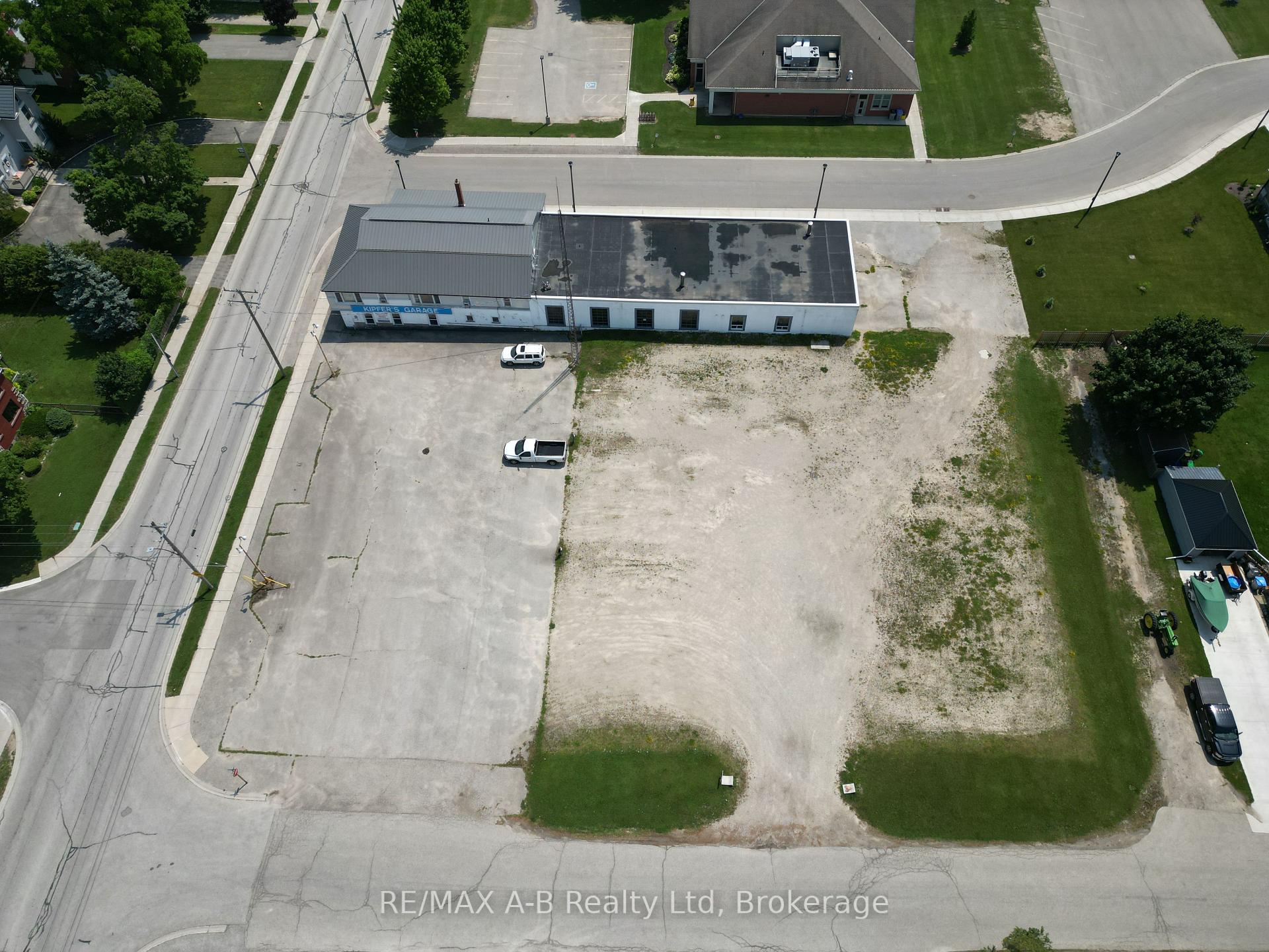 Photo 4 of 15 Mill Street E, Perth East, Milverton — HOMEH