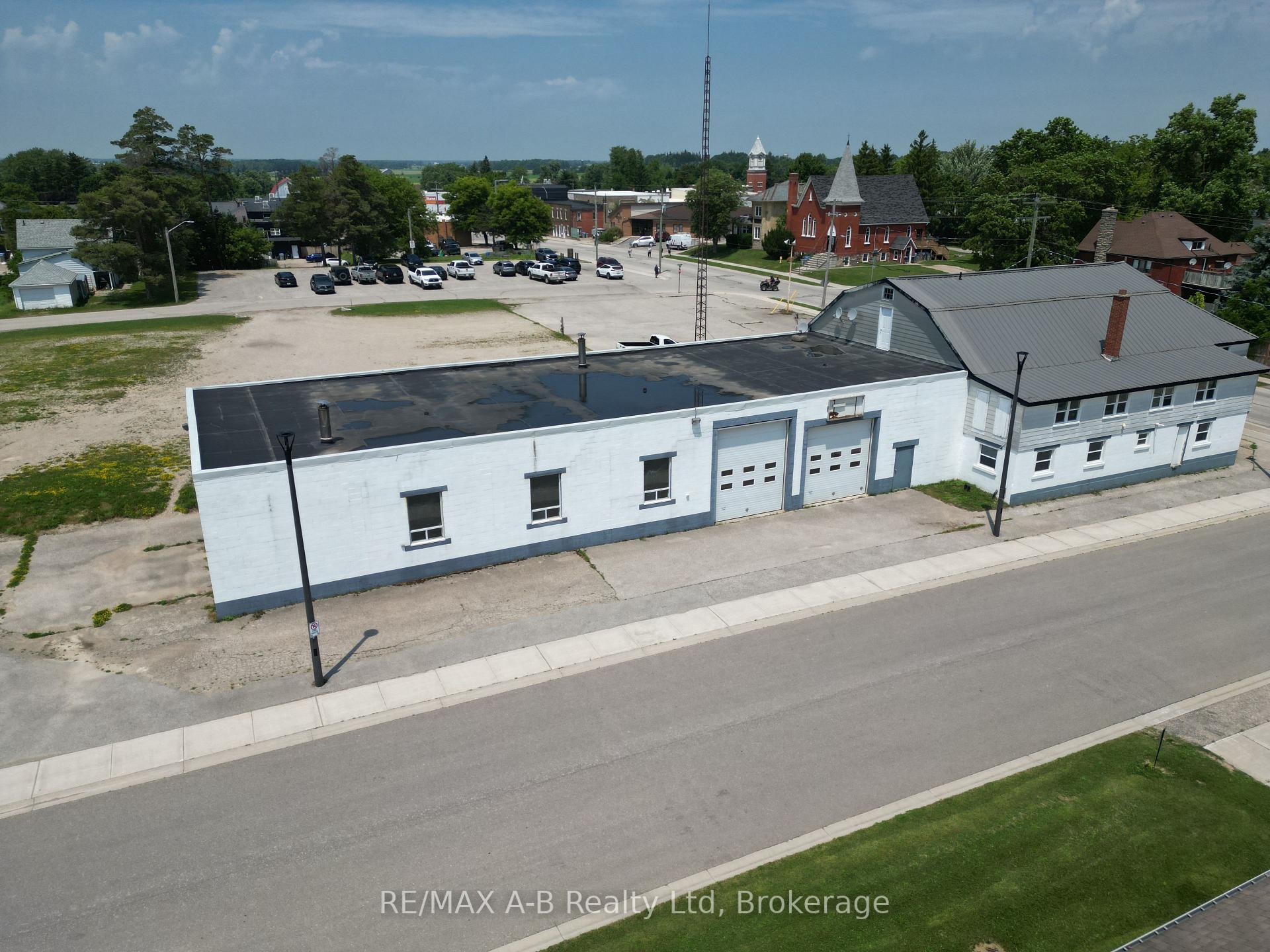 Photo 10 of 15 Mill Street E, Perth East, Milverton — HOMEH