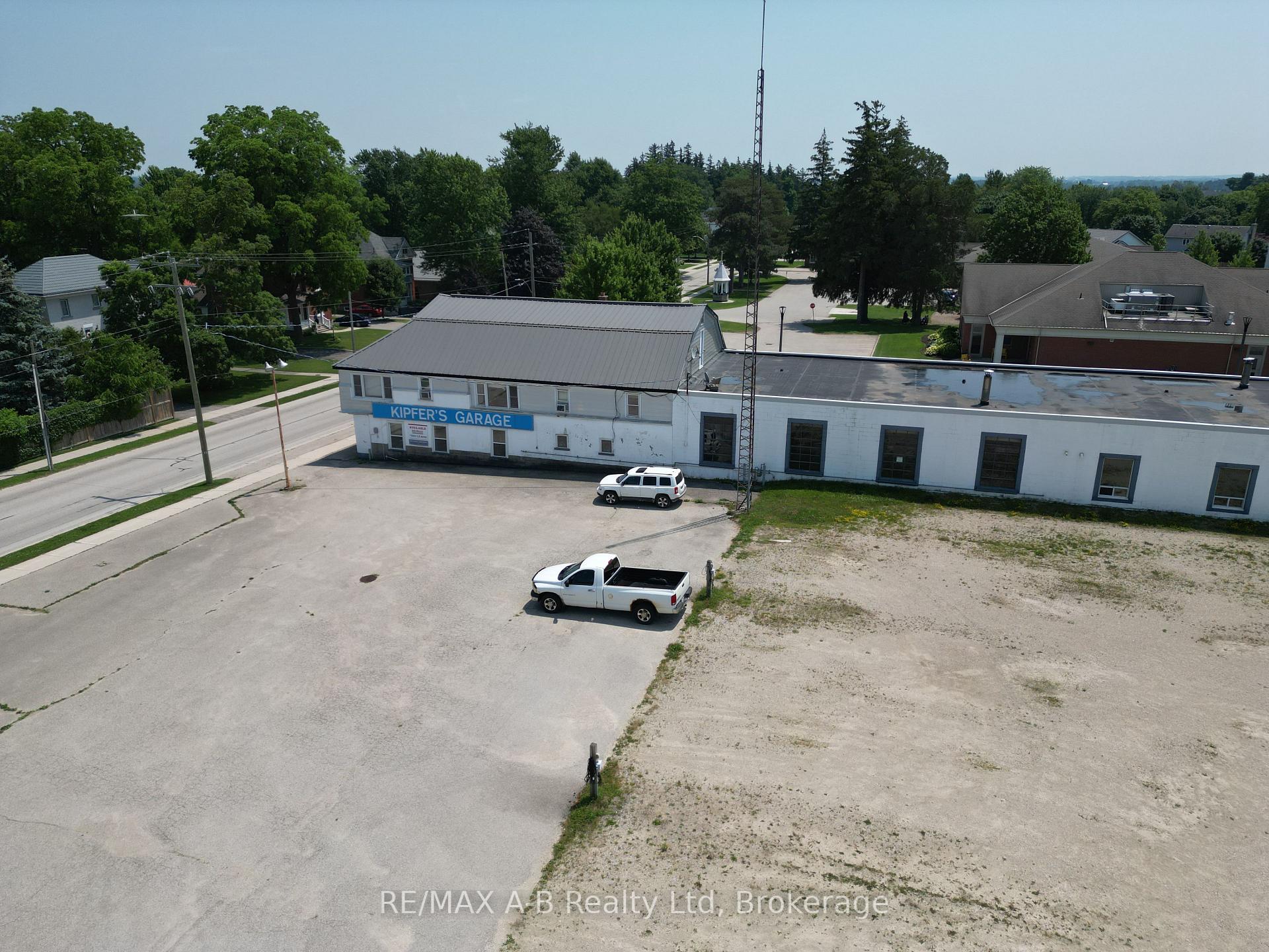 Photo 12 of 15 Mill Street E, Perth East, Milverton — HOMEH