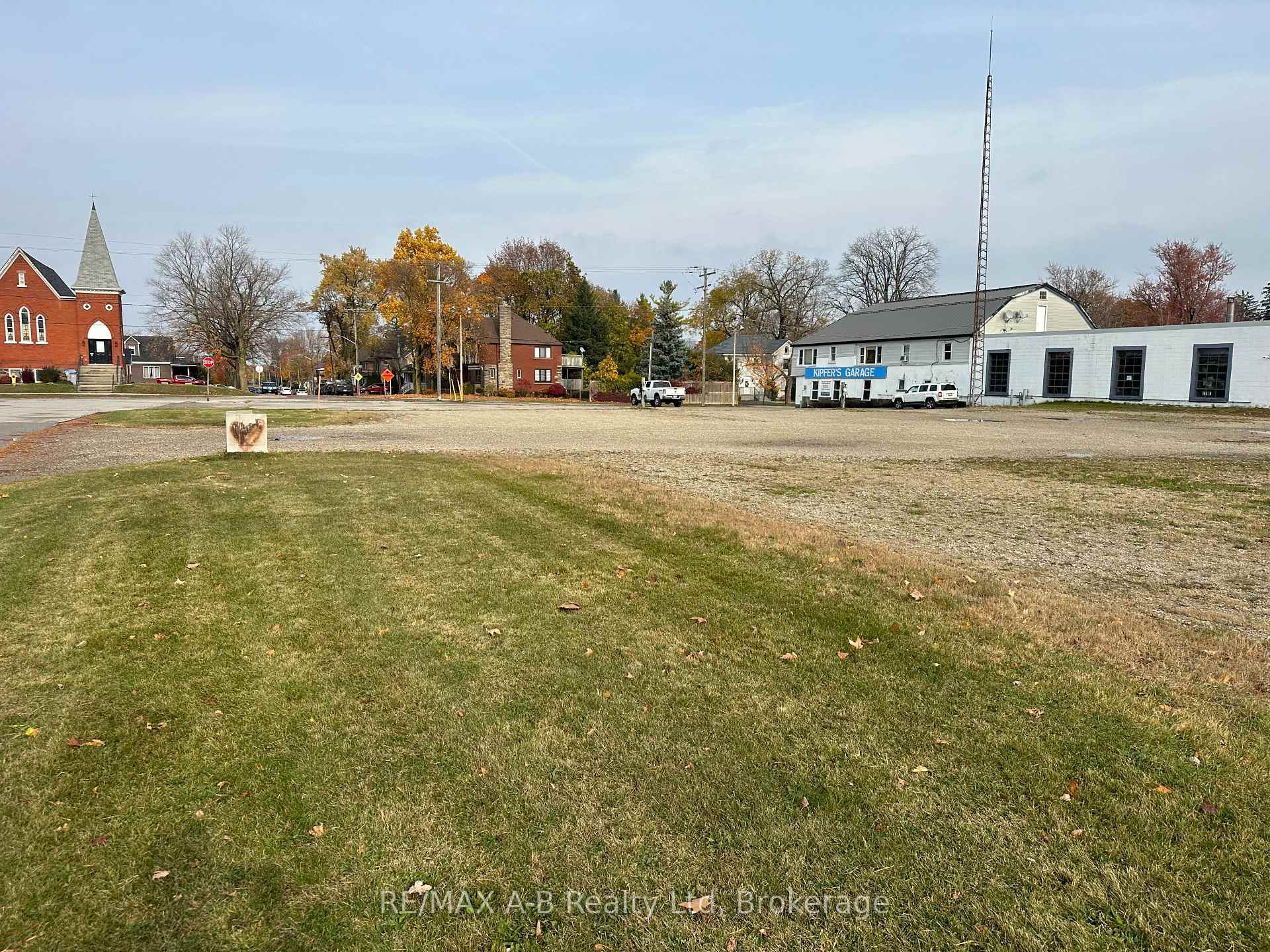 Photo 14 of 15 Mill Street E, Perth East, Milverton — HOMEH