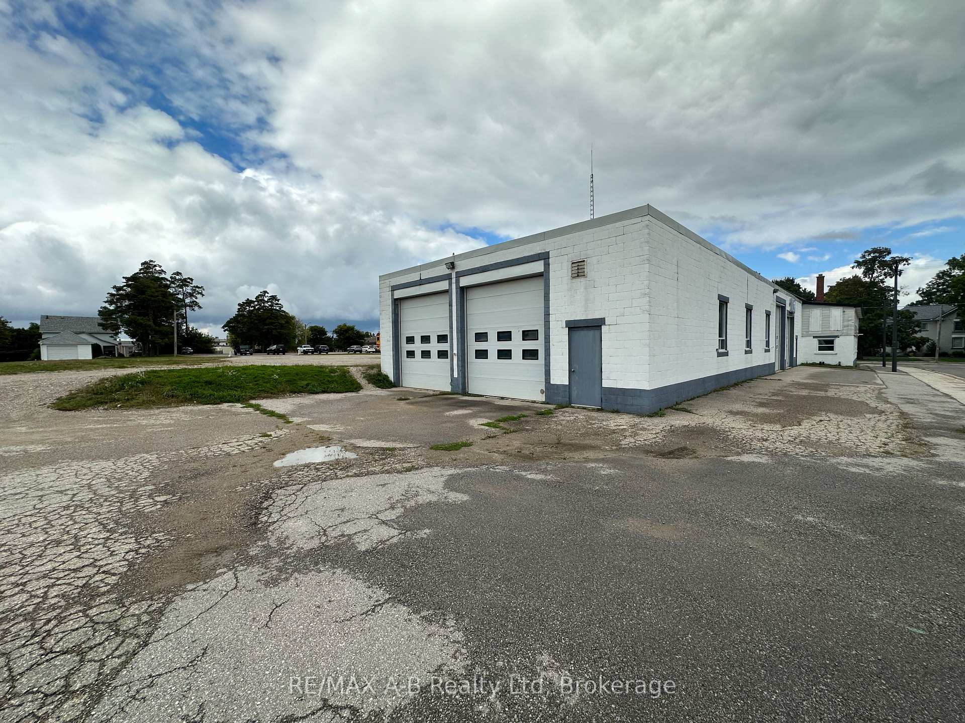 Photo 21 of 15 Mill Street E, Perth East, Milverton — HOMEH