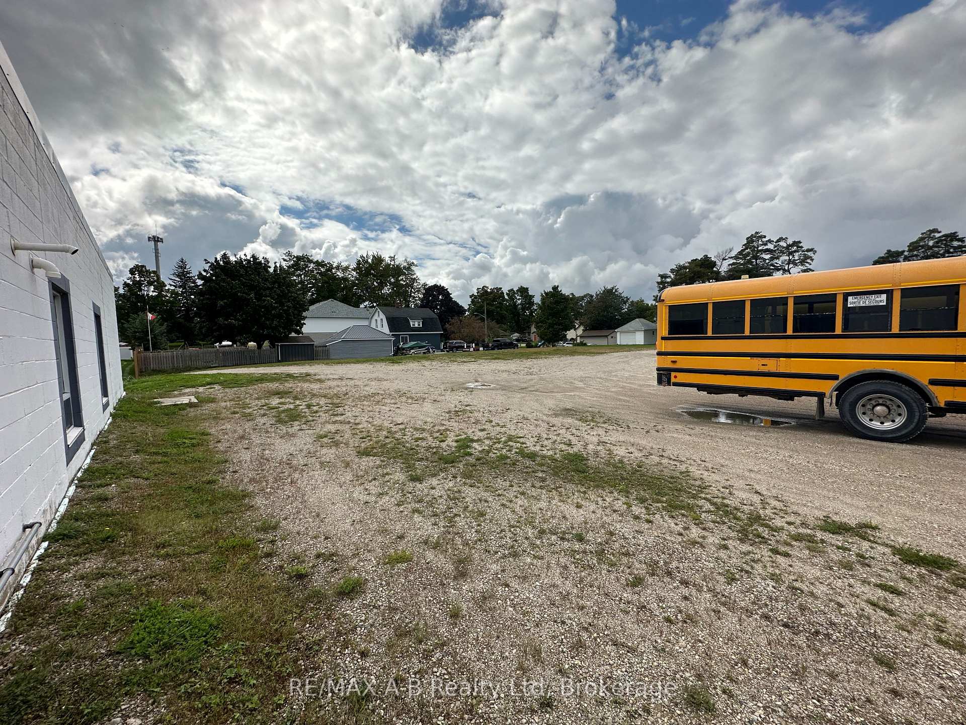 Photo 24 of 15 Mill Street E, Perth East, Milverton — HOMEH