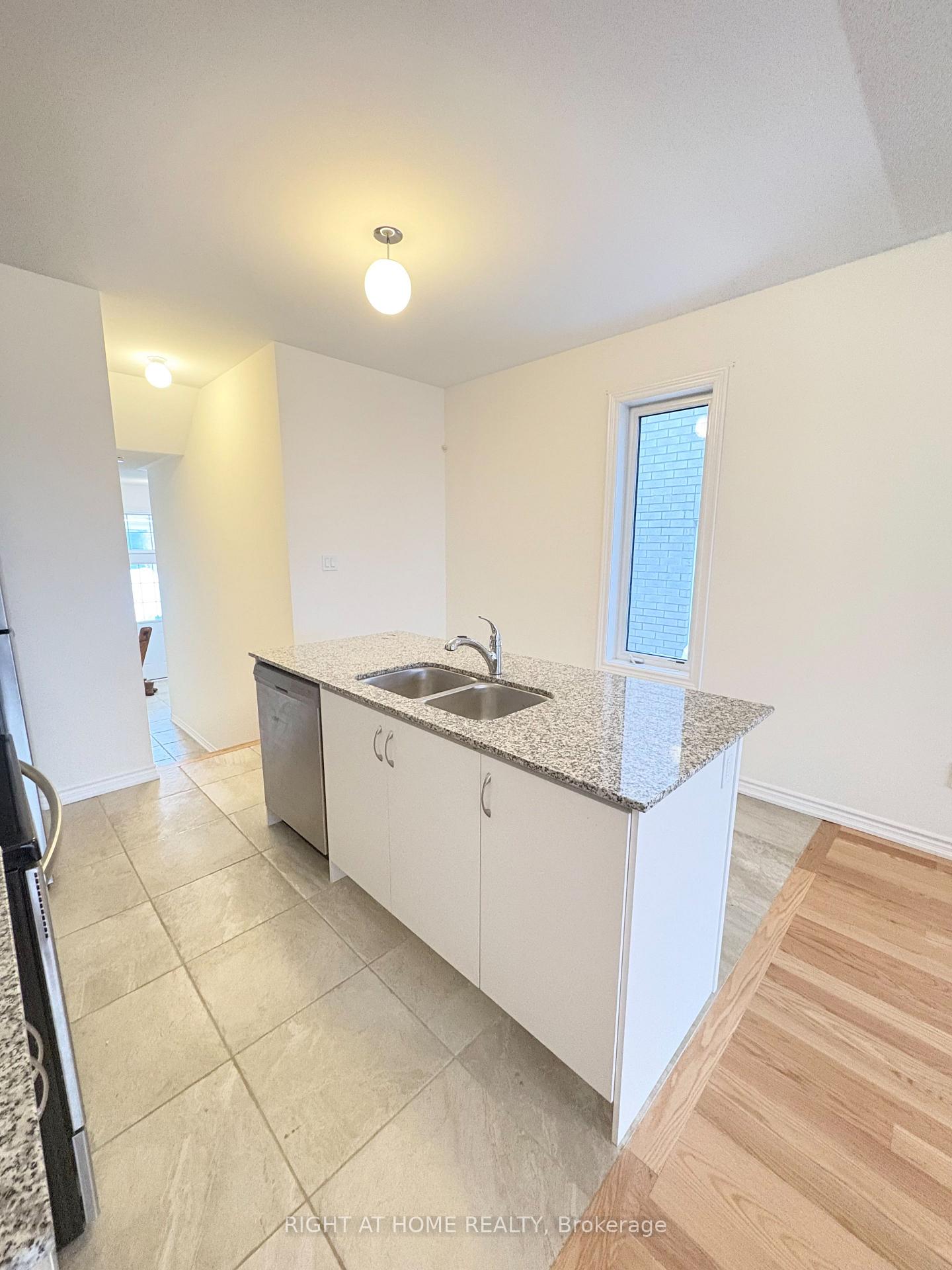 Photo 3 of Unit main, 62 Bannister Road, Barrie, Rural Barrie Southeast — HOMEH