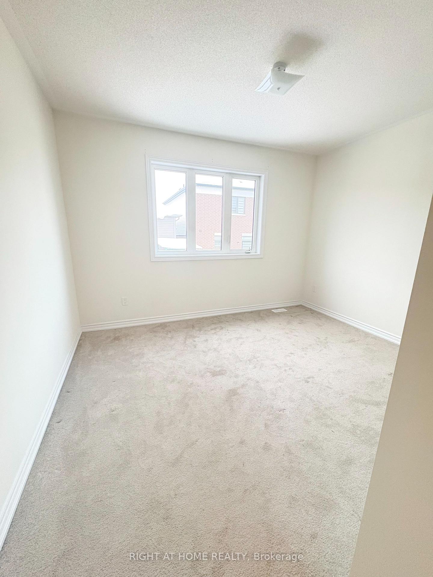 Photo 9 of Unit main, 62 Bannister Road, Barrie, Rural Barrie Southeast — HOMEH