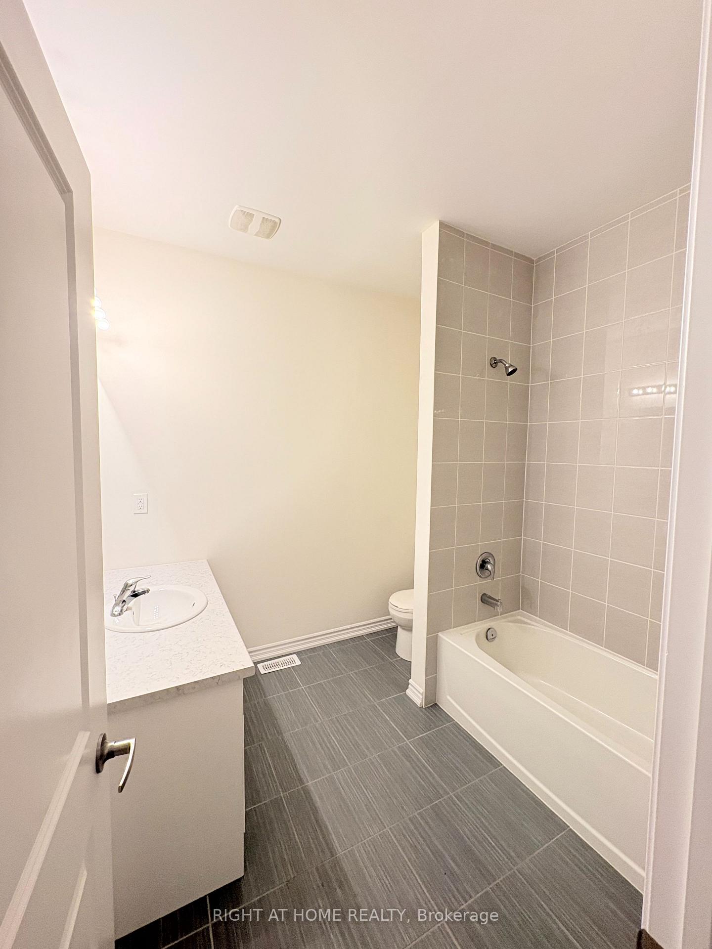 Photo 11 of Unit main, 62 Bannister Road, Barrie, Rural Barrie Southeast — HOMEH