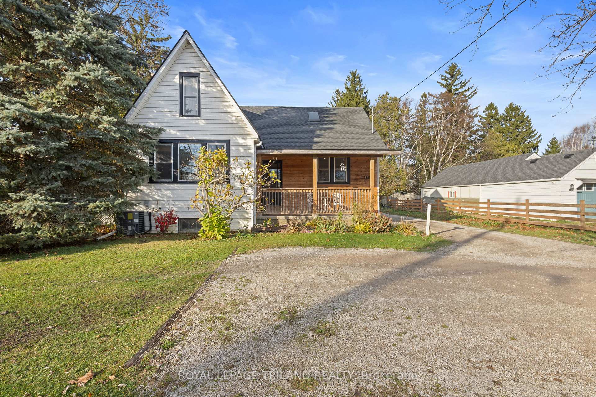 Photo 2 of 1248 Southdale Road E, London, South S — HOMEH