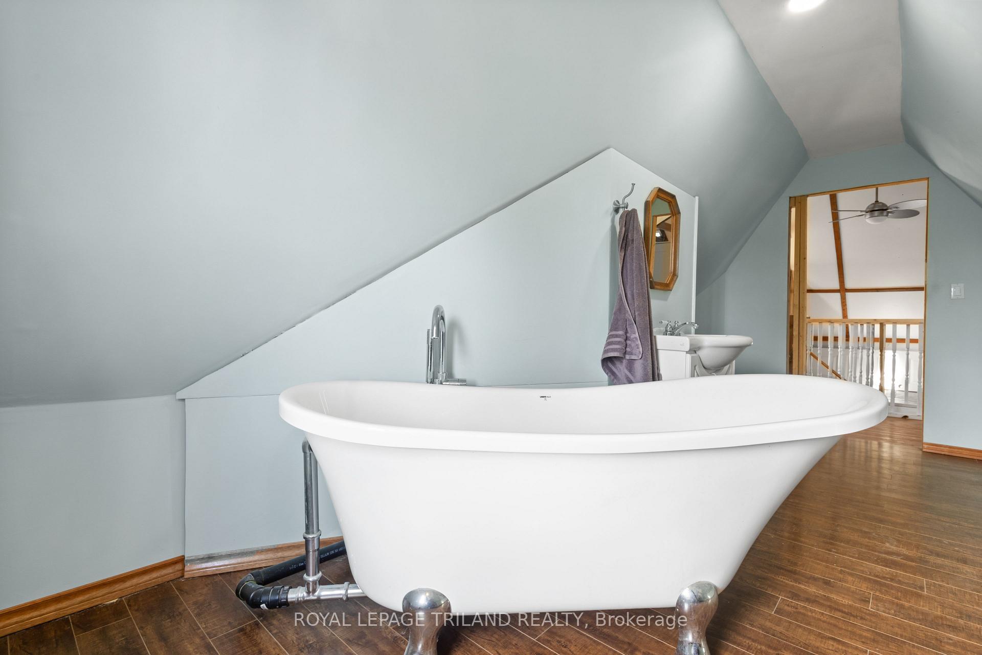 Photo 27 of 1248 Southdale Road E, London, South S — HOMEH
