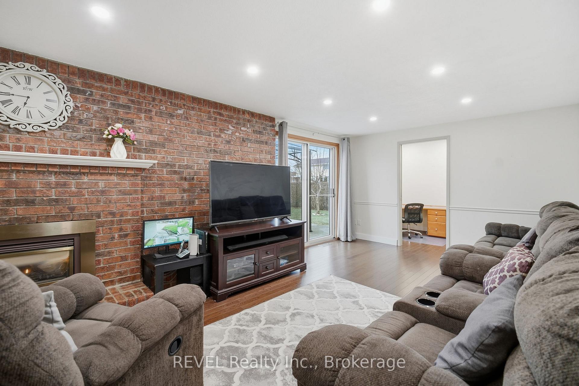 Photo 11 of 1 Laval Avenue, Welland, Lincoln/Crowland — HOMEH