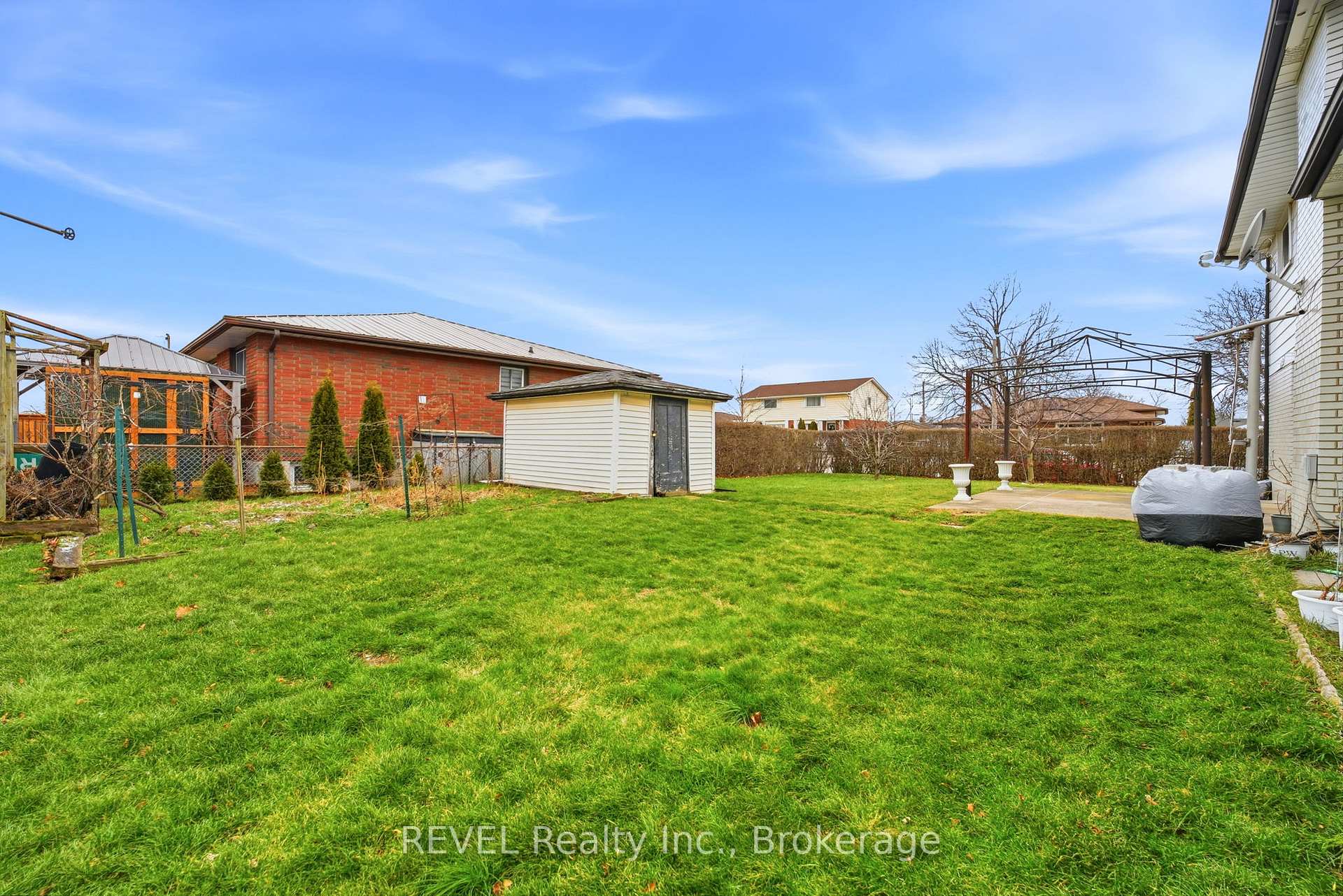 Photo 54 of 1 Laval Avenue, Welland, Lincoln/Crowland — HOMEH