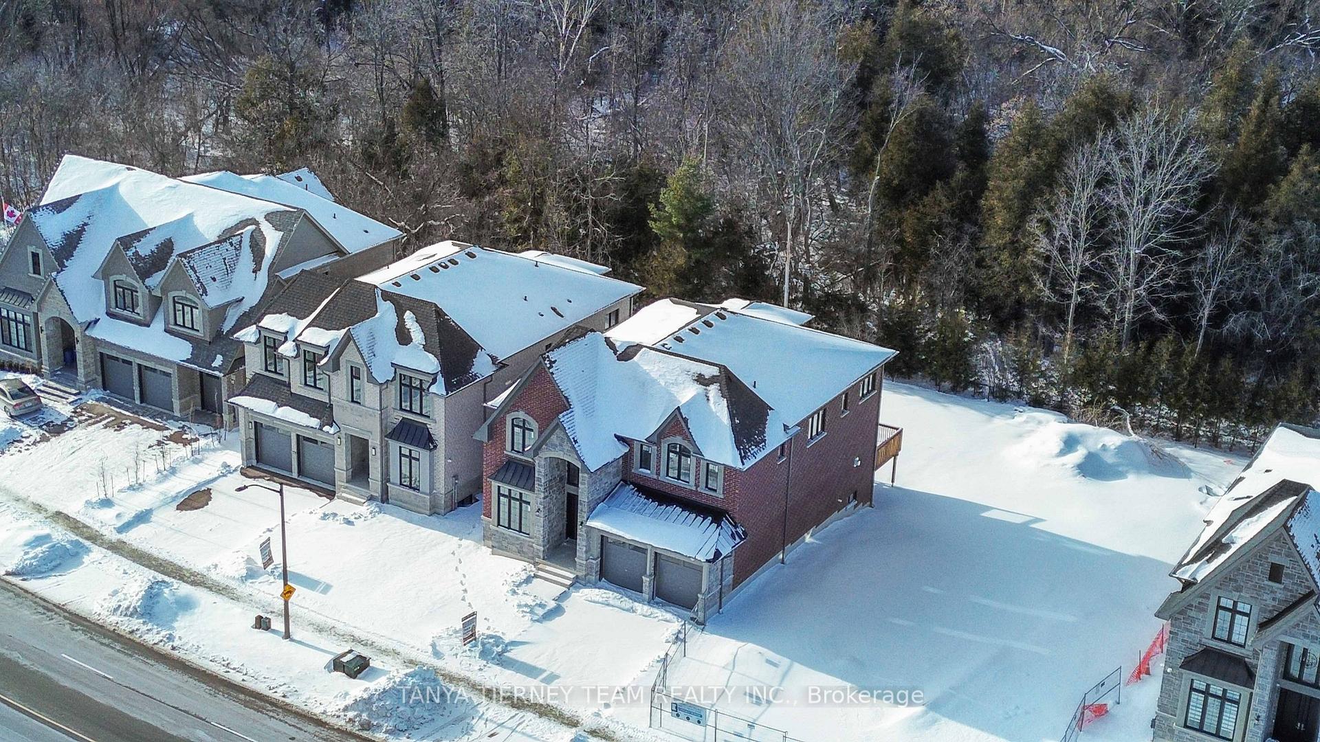 Photo 6 of 48 Carnwith Drive W, Whitby, Brooklin — HOMEH