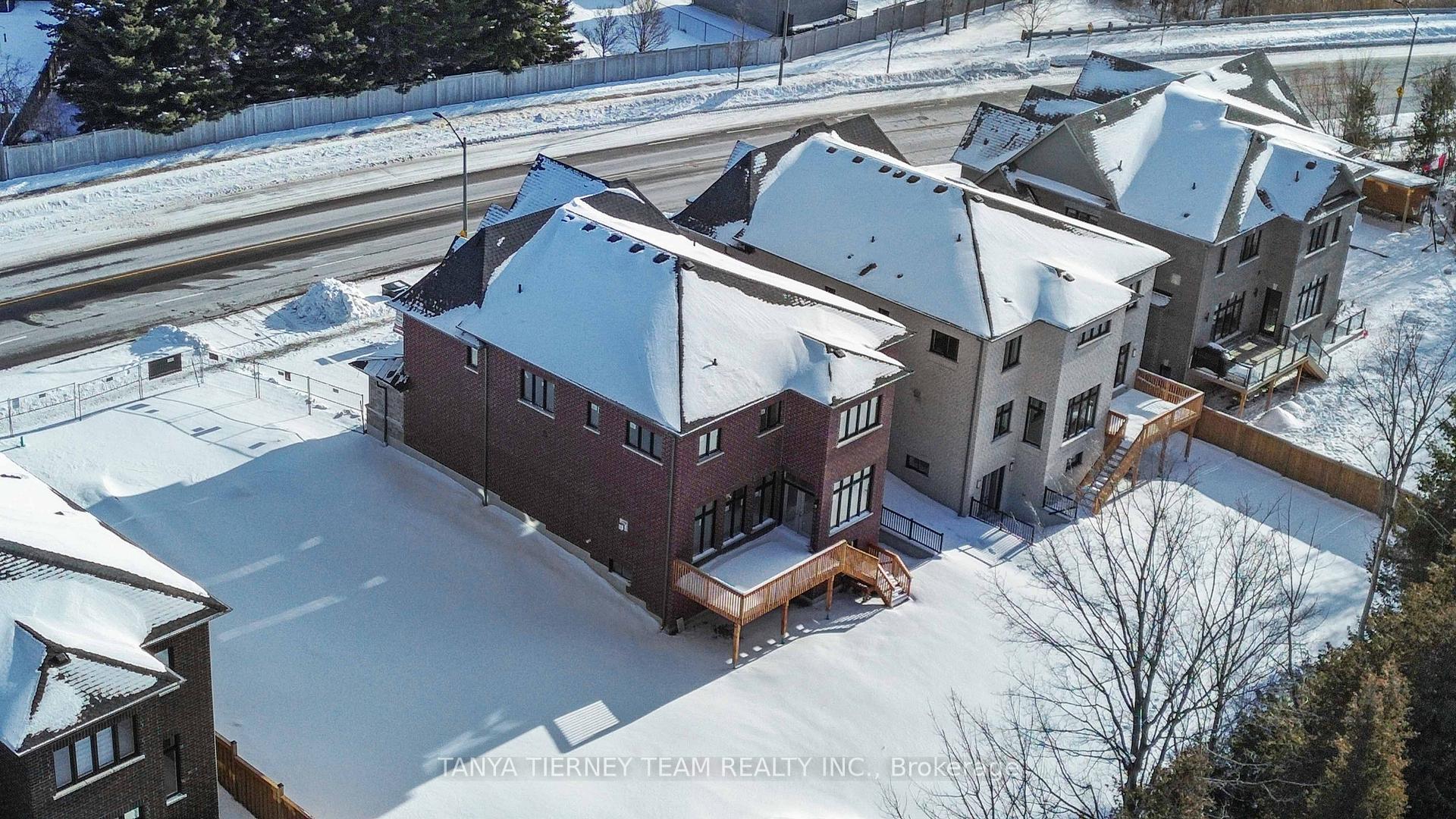 Photo 10 of 48 Carnwith Drive W, Whitby, Brooklin — HOMEH
