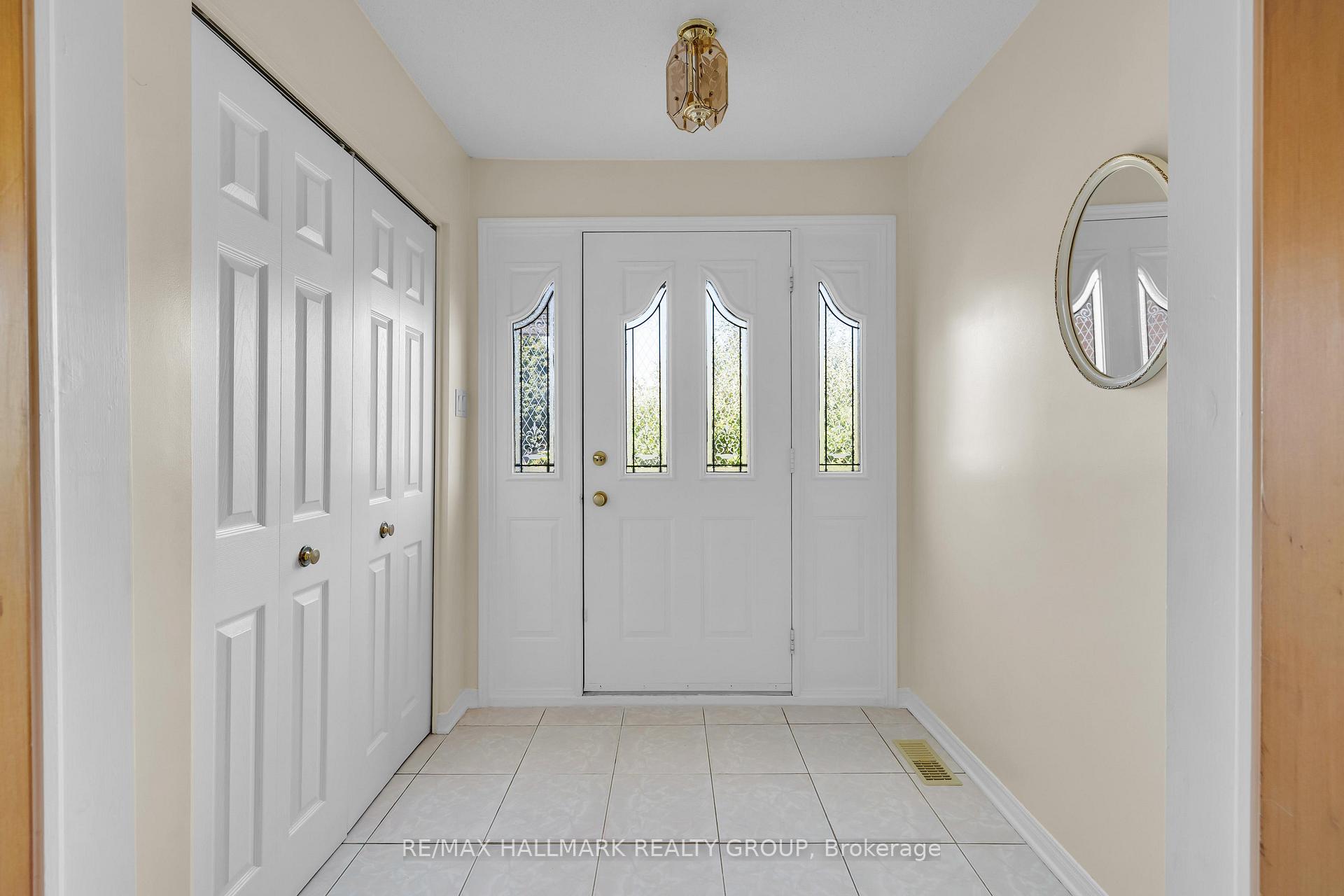 Photo 2 of 1396 Larose Avenue, Ottawa, Carlington — HOMEH