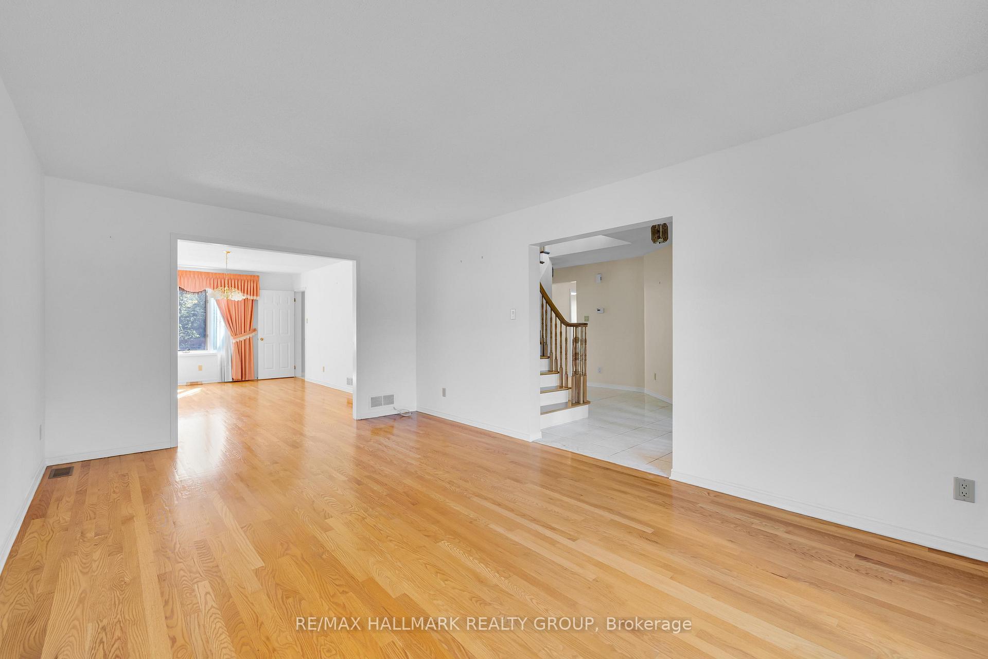 Photo 5 of 1396 Larose Avenue, Ottawa, Carlington — HOMEH