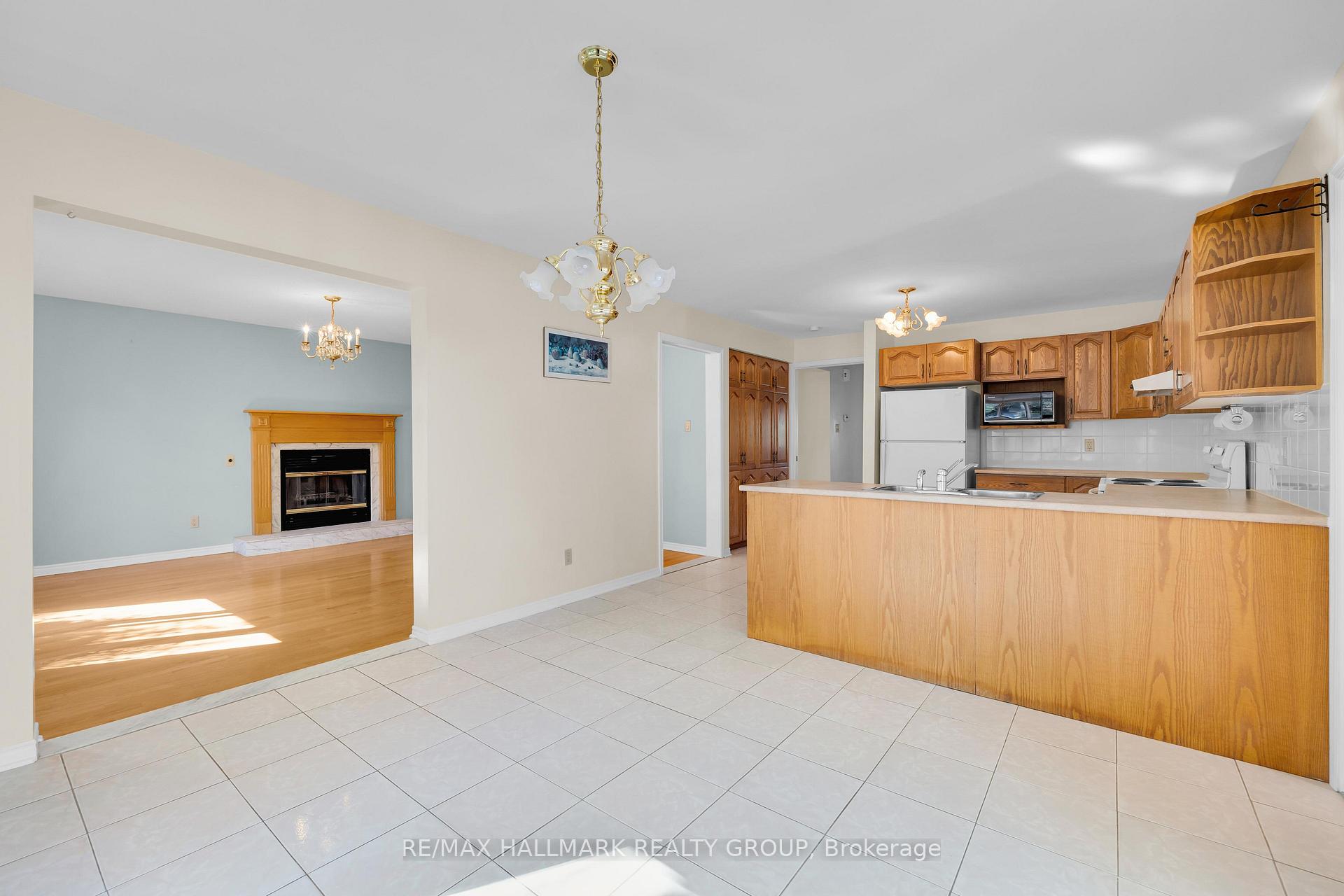 Photo 11 of 1396 Larose Avenue, Ottawa, Carlington — HOMEH