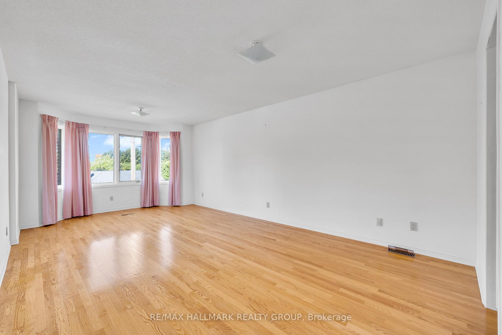 Photo 20 of 1396 Larose Avenue, Ottawa, Carlington — HOMEH